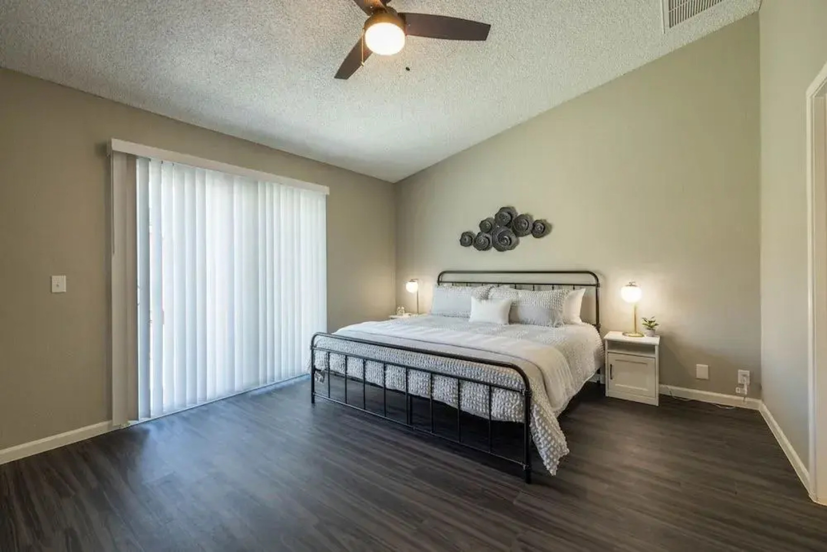 Glendale Keim 4 Bedroom Home By Redawning