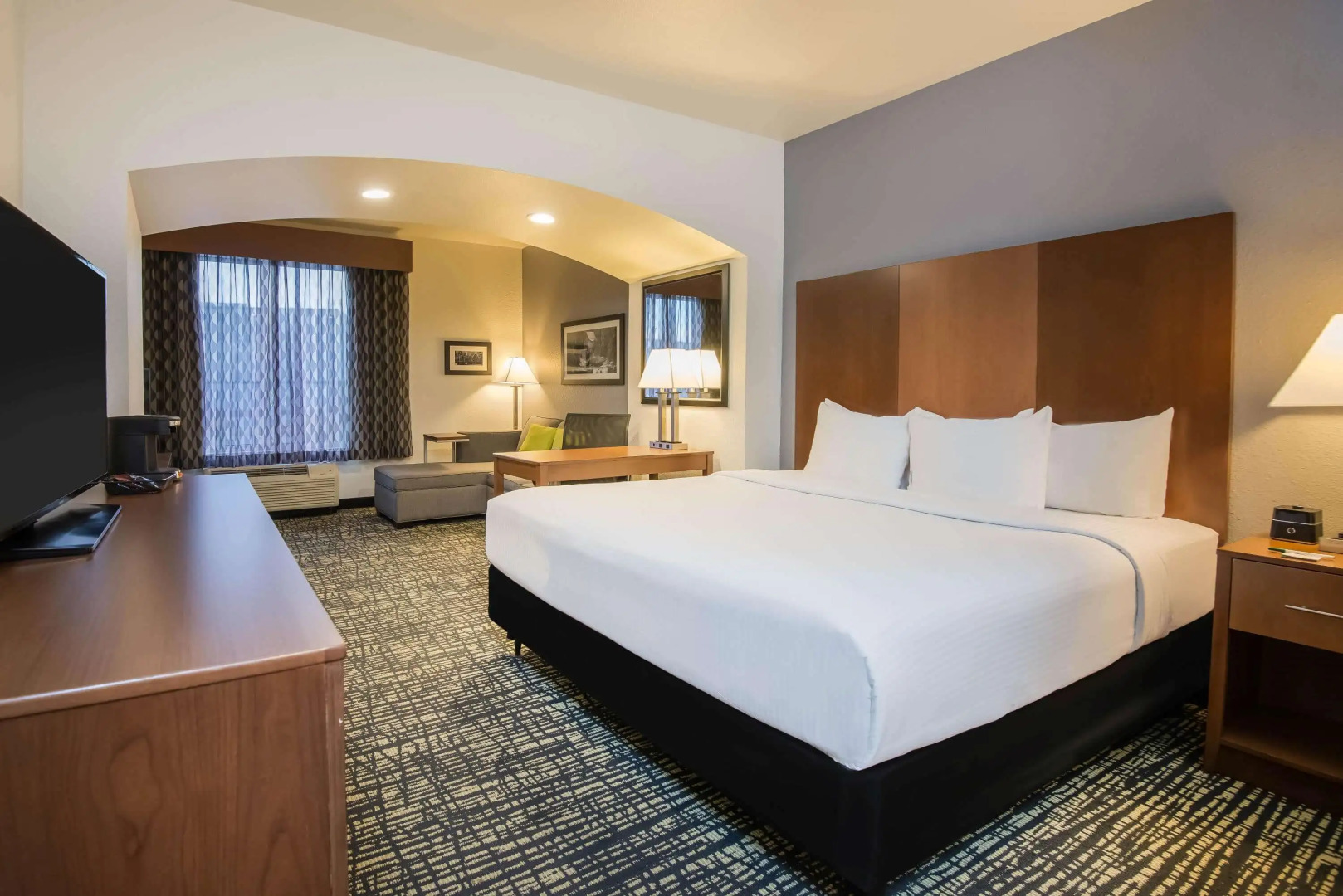 La Quinta Inn & Suites by Wyndham Morgantown