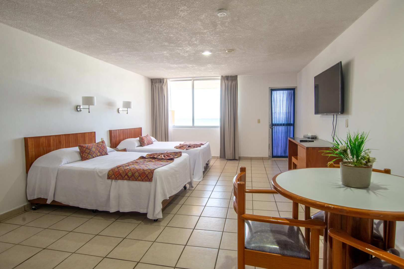 Costa De Oro Beach Hotel