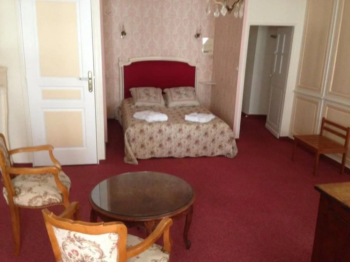 Logis Le Grand Hotel du Louvre