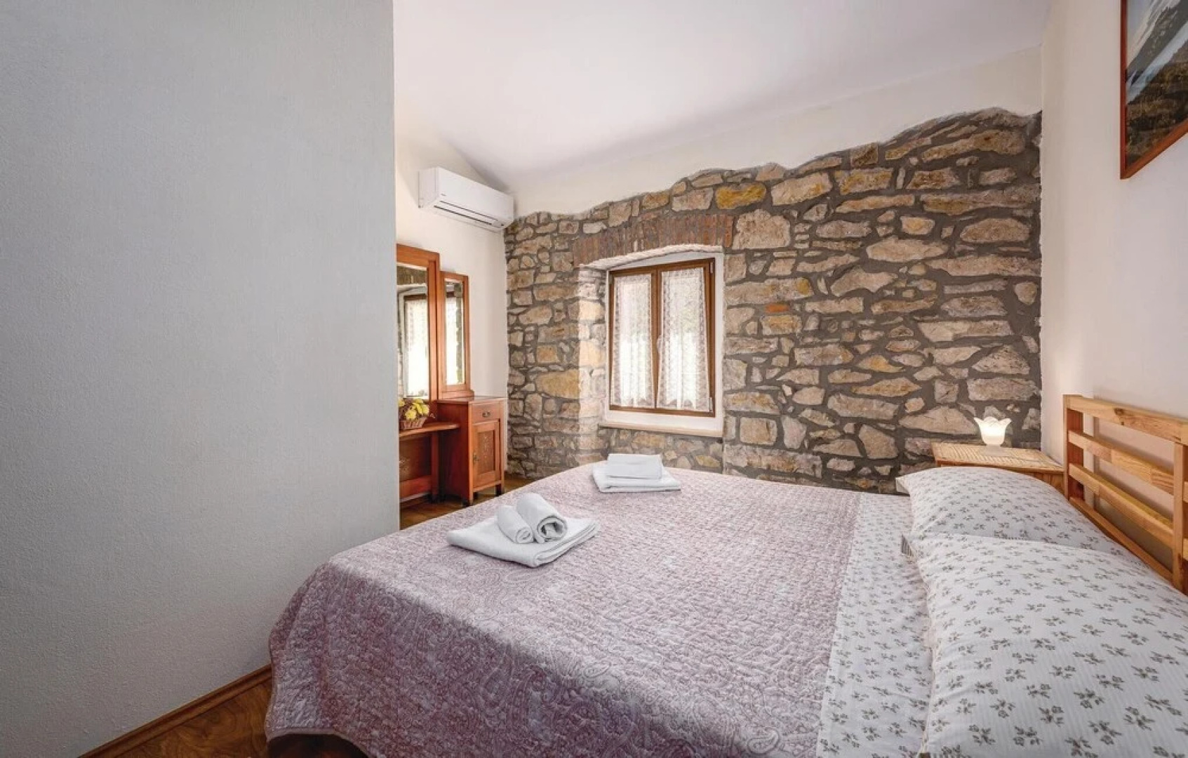 Nice Home in Nova Vas With 4 Bedrooms, Wifi and Outdoor Swimming Pool