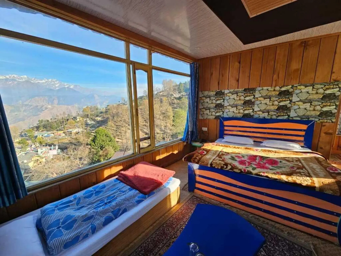 Goroomgo Pandey Lodge Munsiyari