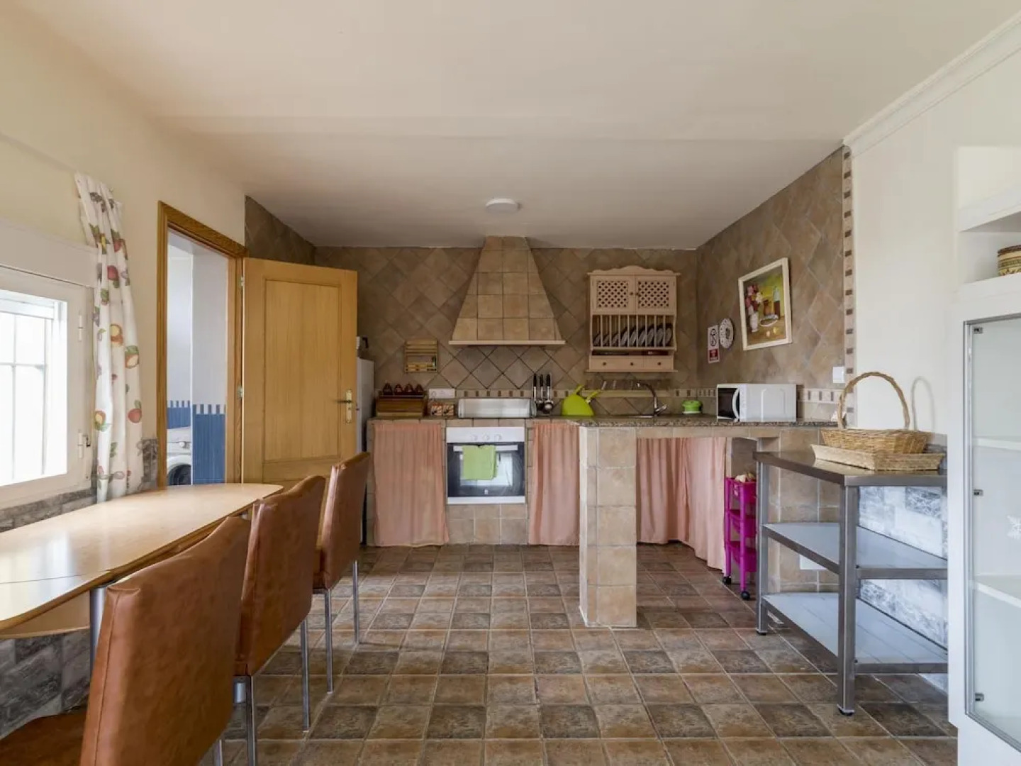 Modern Holiday Home in Garrobillo With Private Swimming Pool