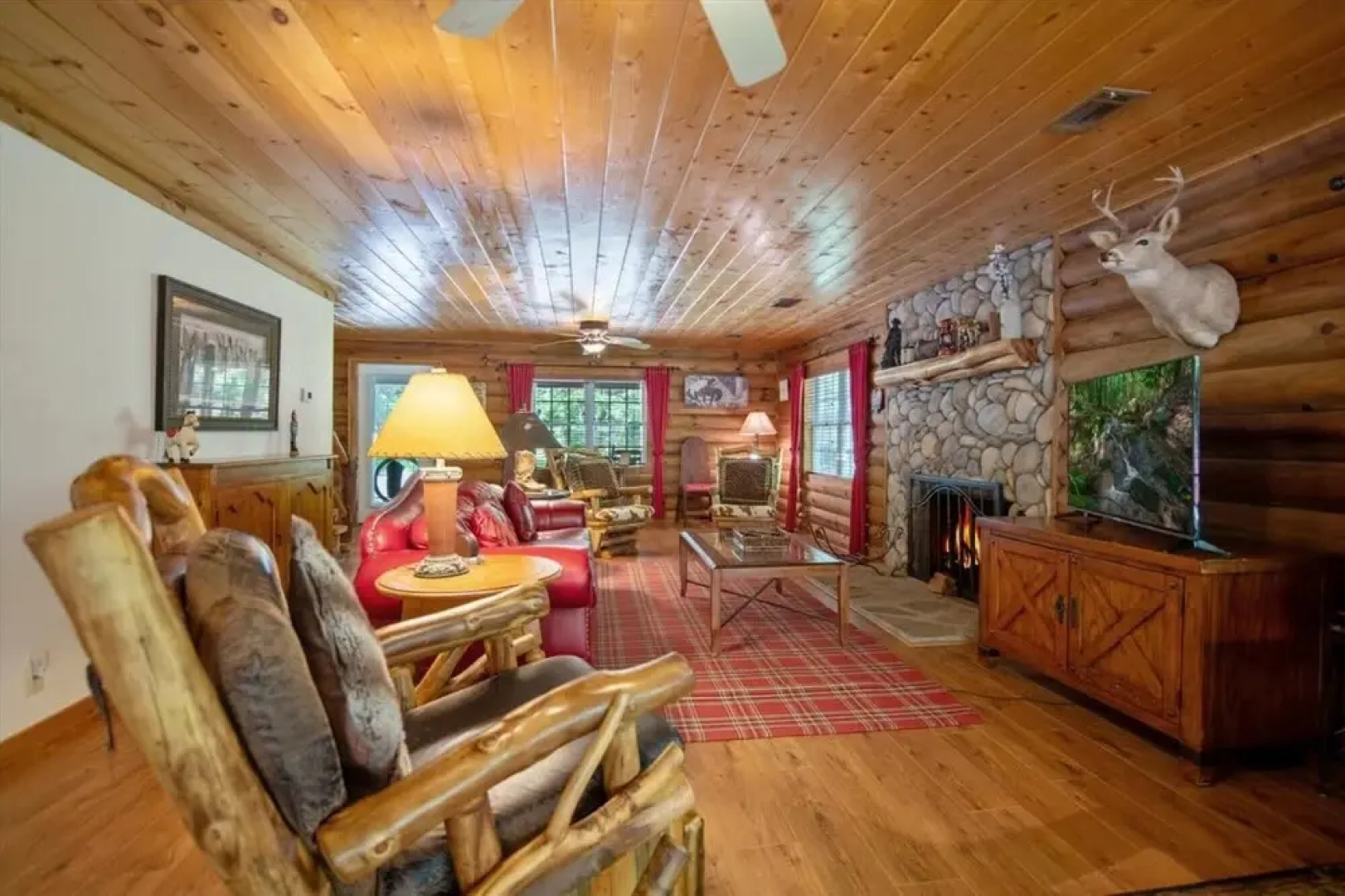 Cowboy Cabin - Gorgeous Unique Mountain Cabin With Creek Porch Pool Table