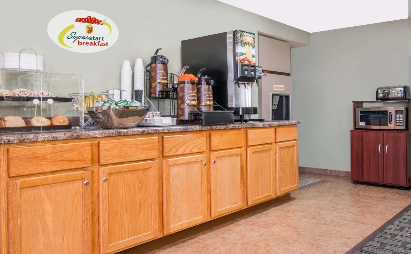 Super 8 by Wyndham Mankato