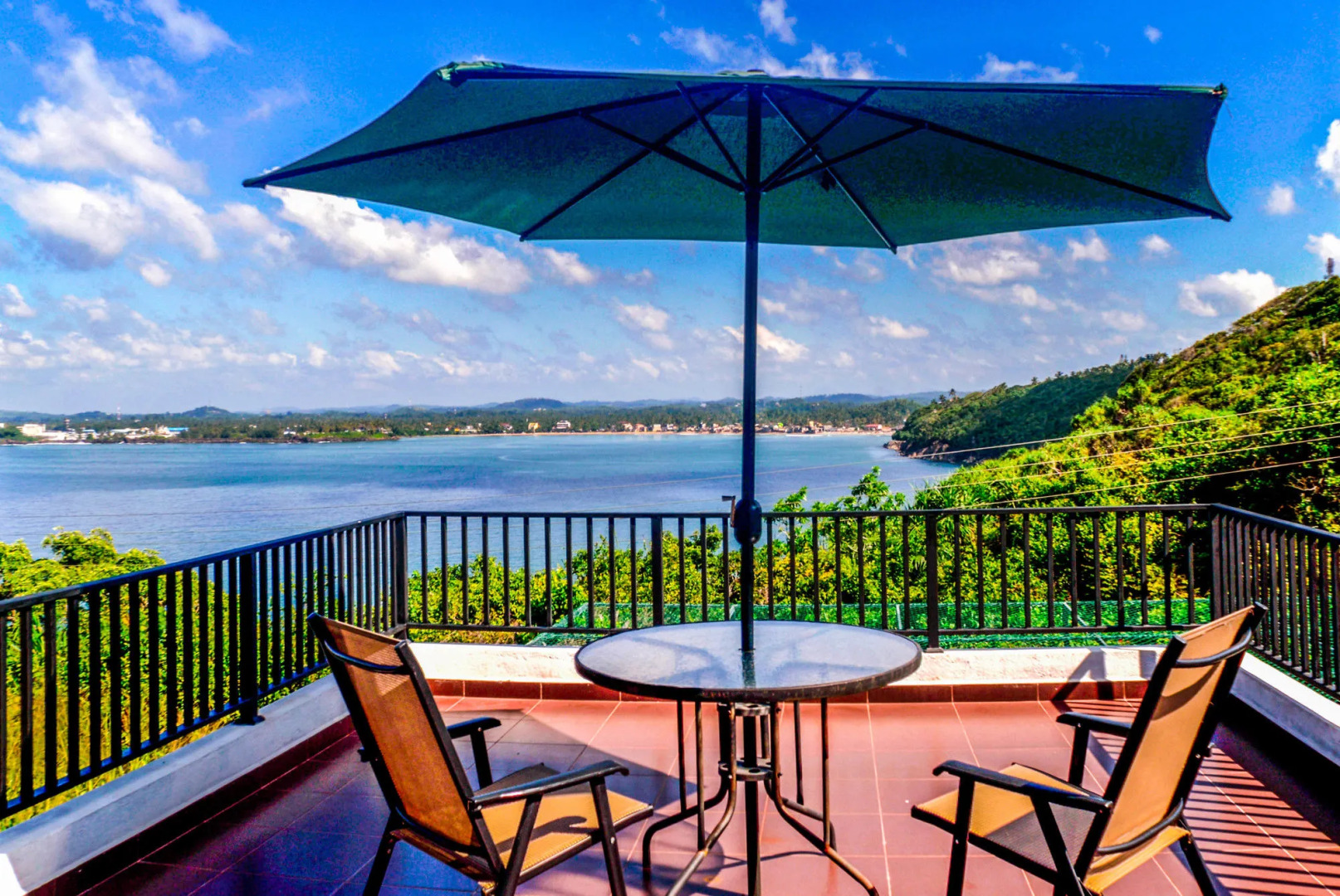 Villa Baywatch Rumassala