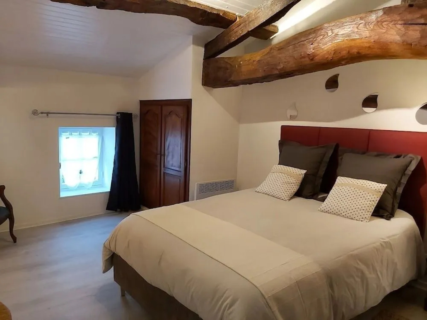 Le Logis Des Bessons