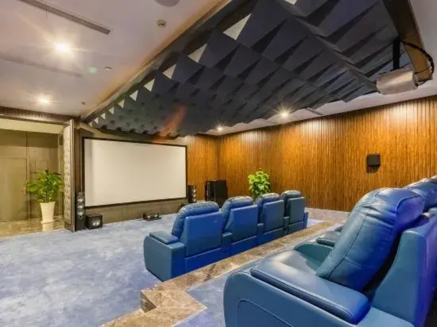 Yangzi International Hotel