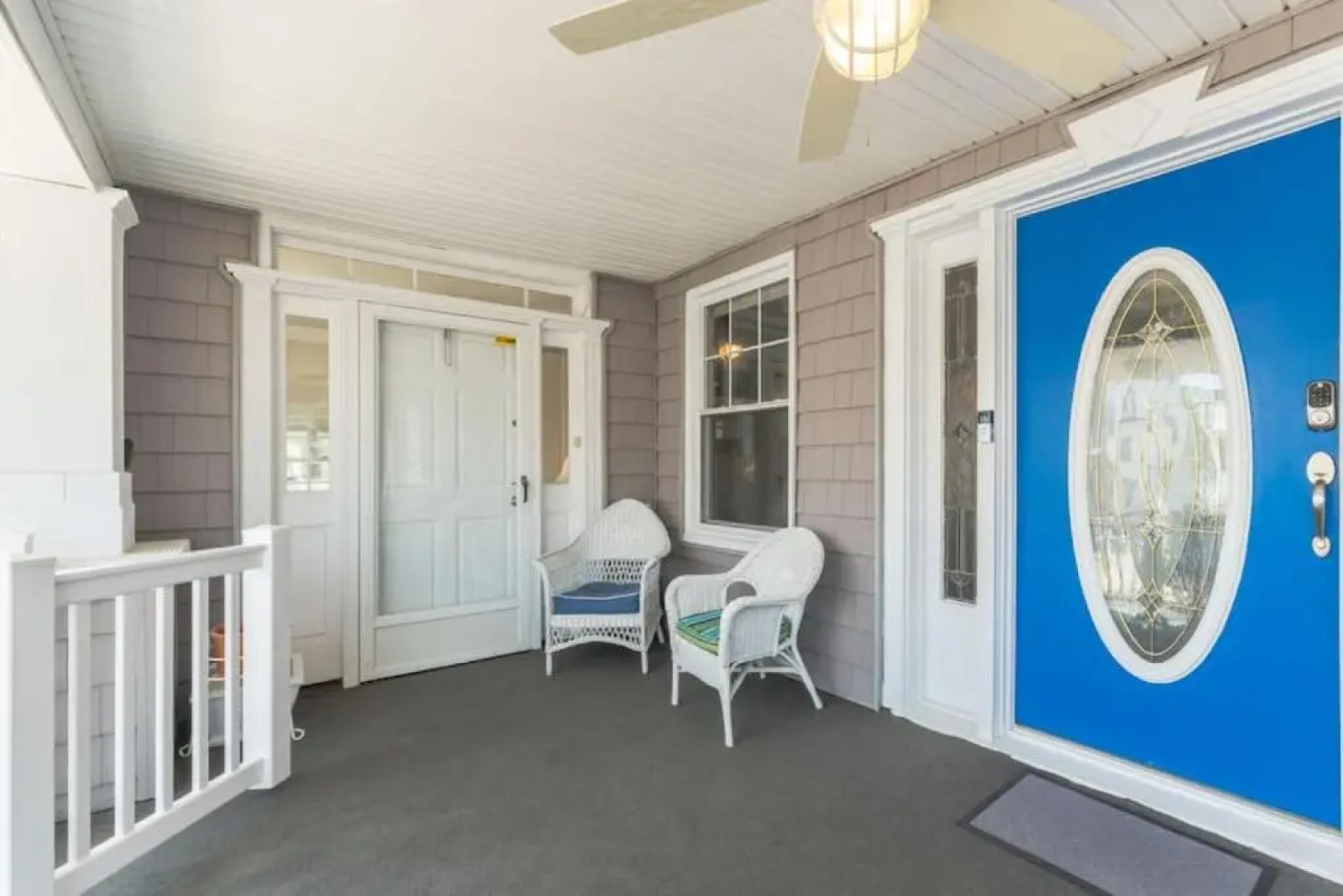 Beach Block 7 bdrms Parking Patio and Sunroom