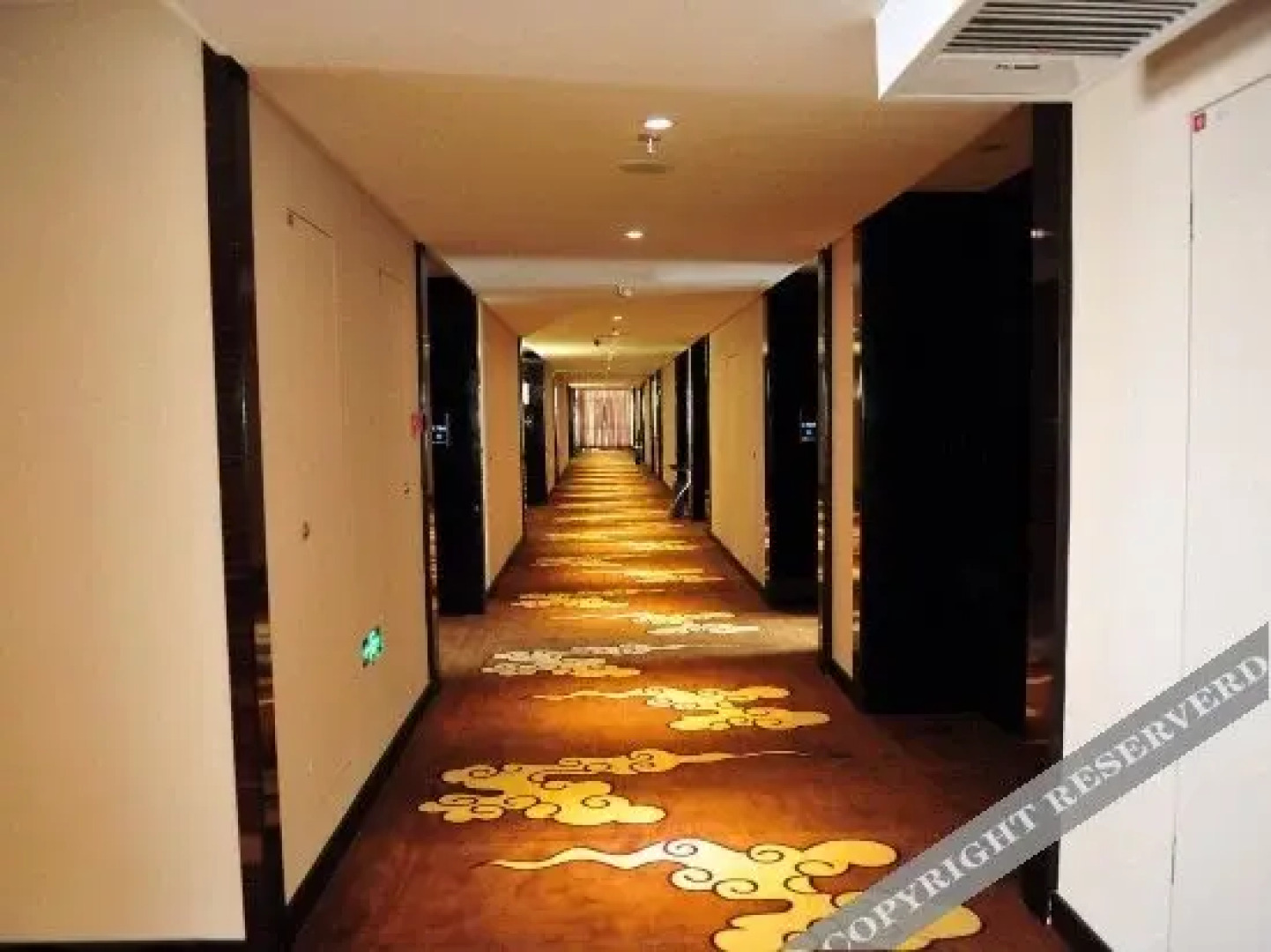 Huang He  International   Hotel