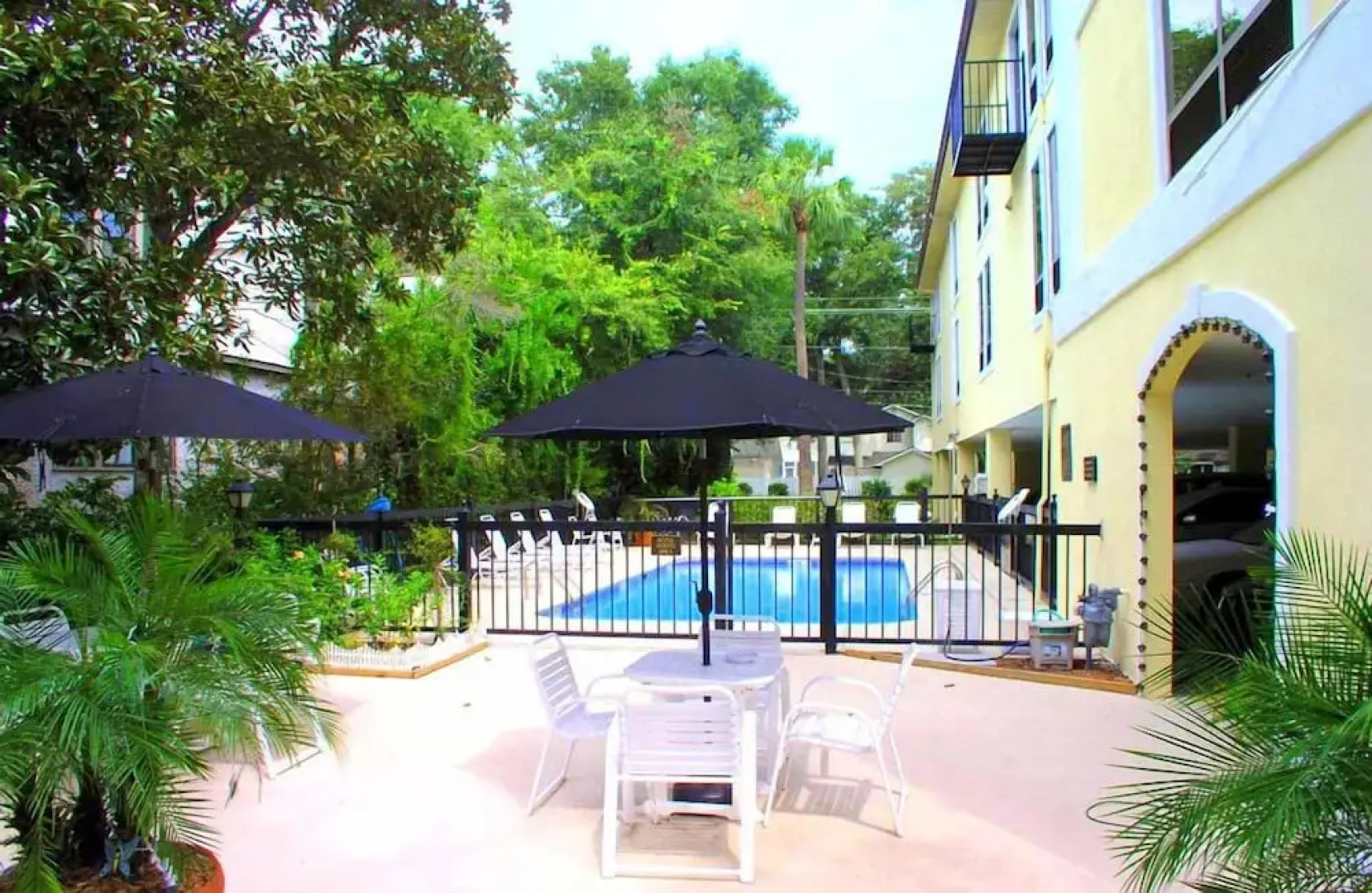 Saint Simons Inn by the Lighthouse