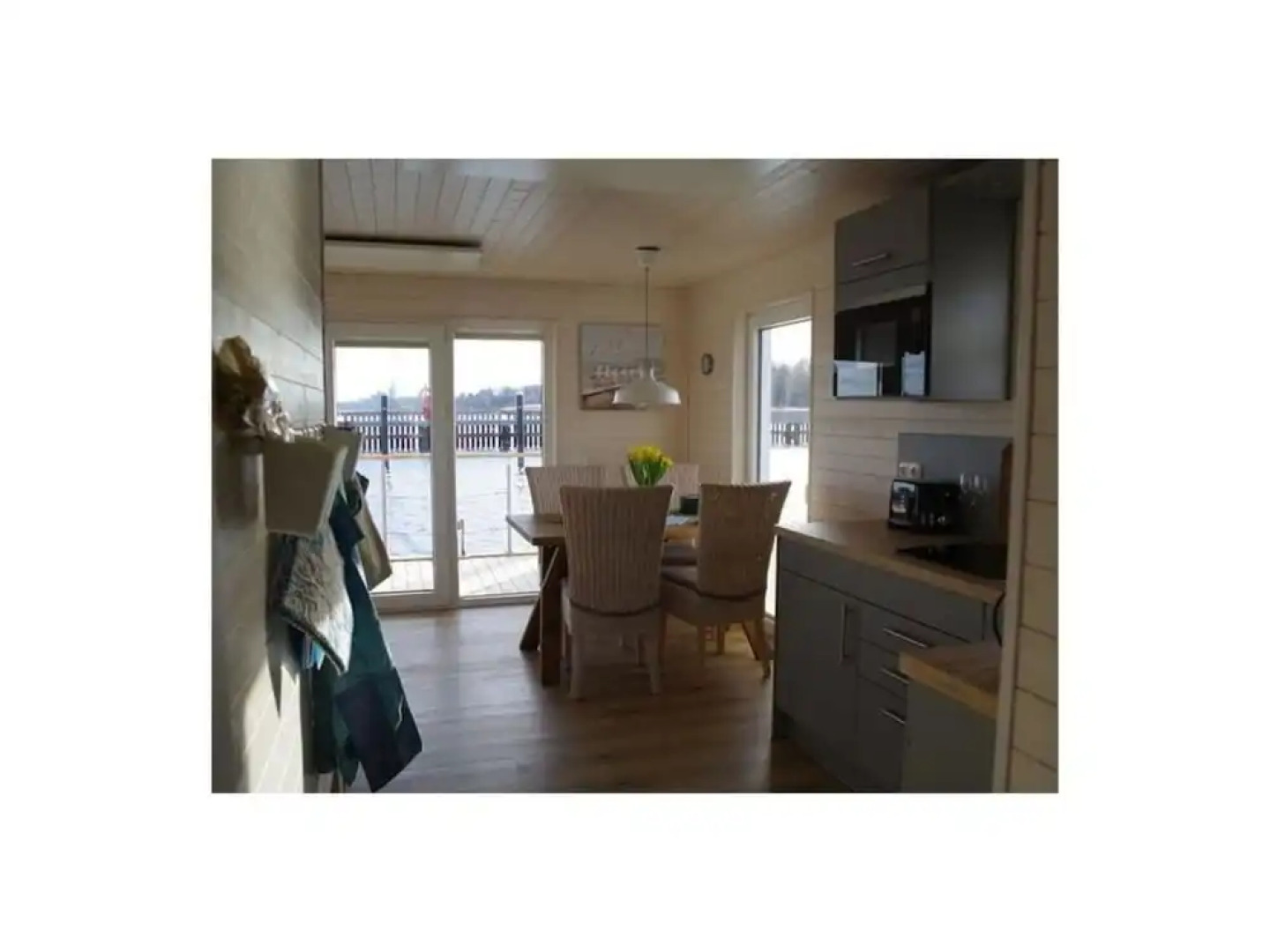 Houseboat Liliput Comfortable Holiday Residence