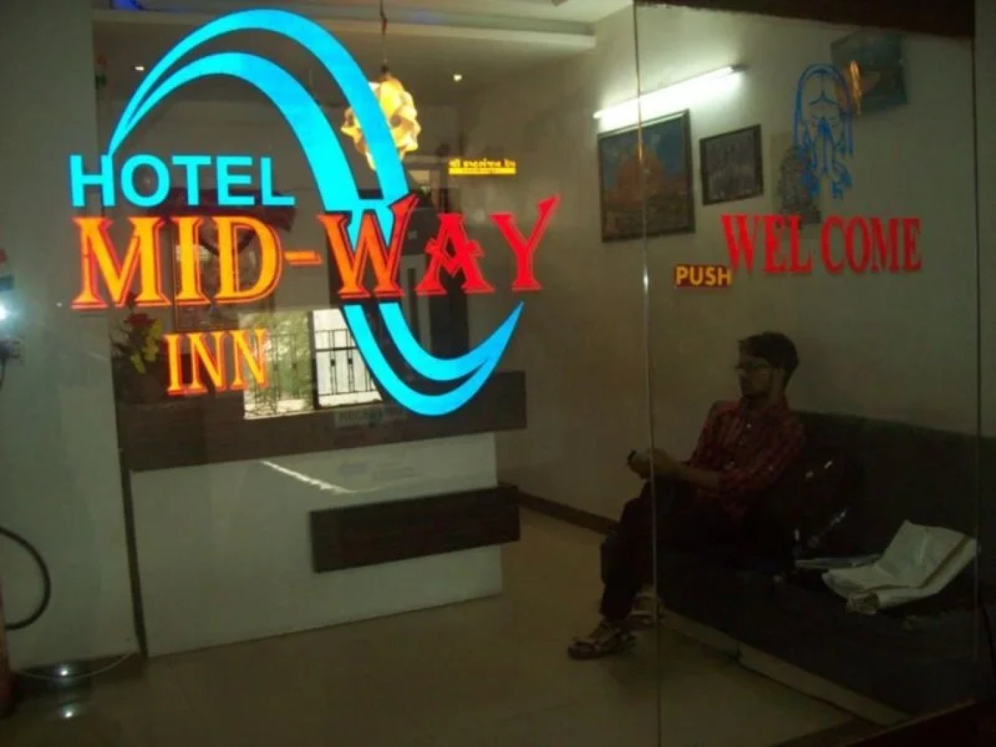 OYO 5904 Hotel Midway Inn