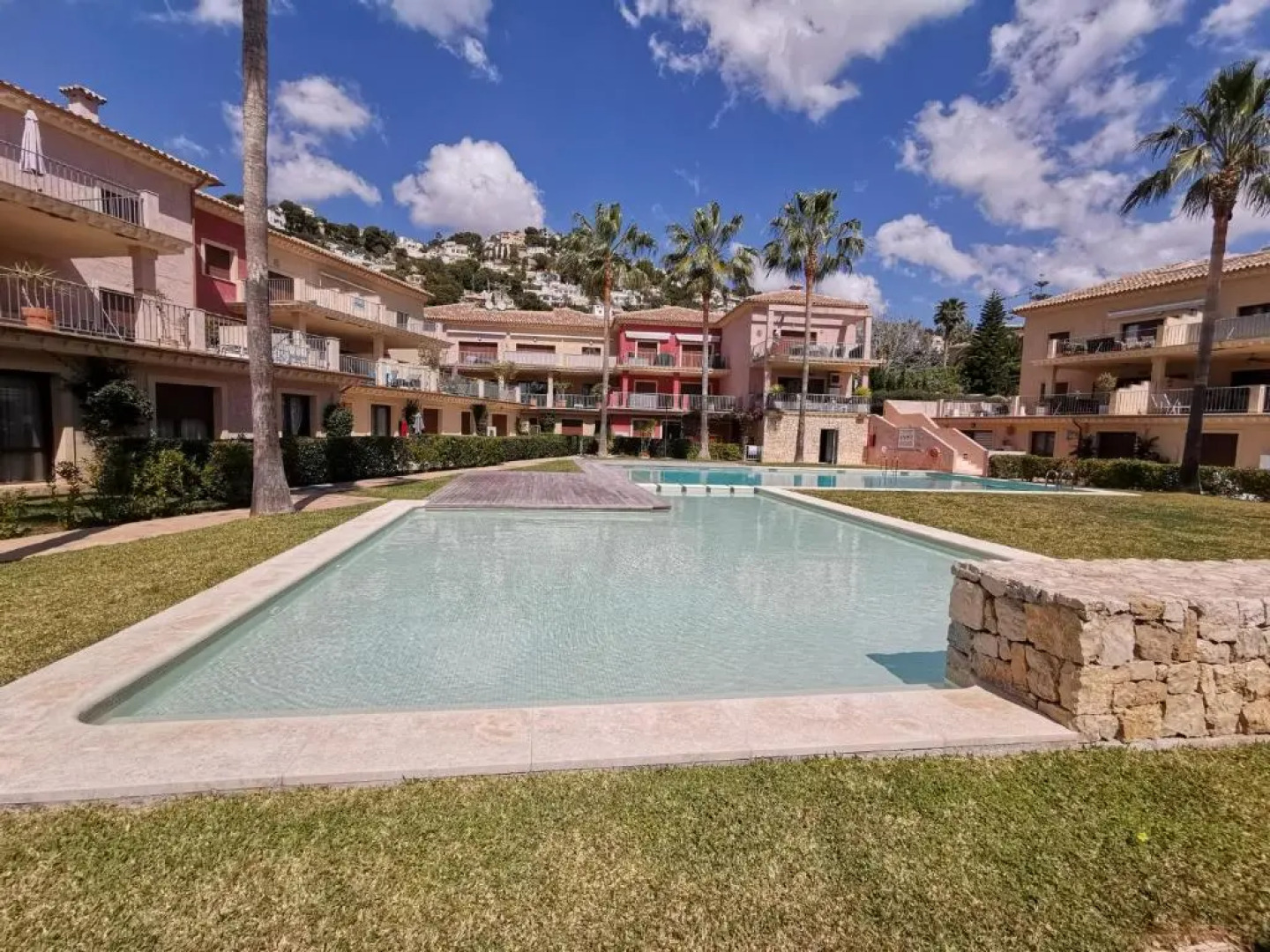 Beautiful penthouse with 3 pools