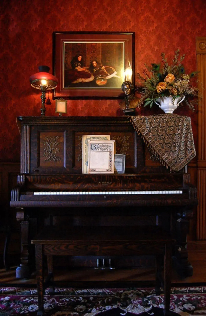 Alexander Mansion Bed and Breakfast