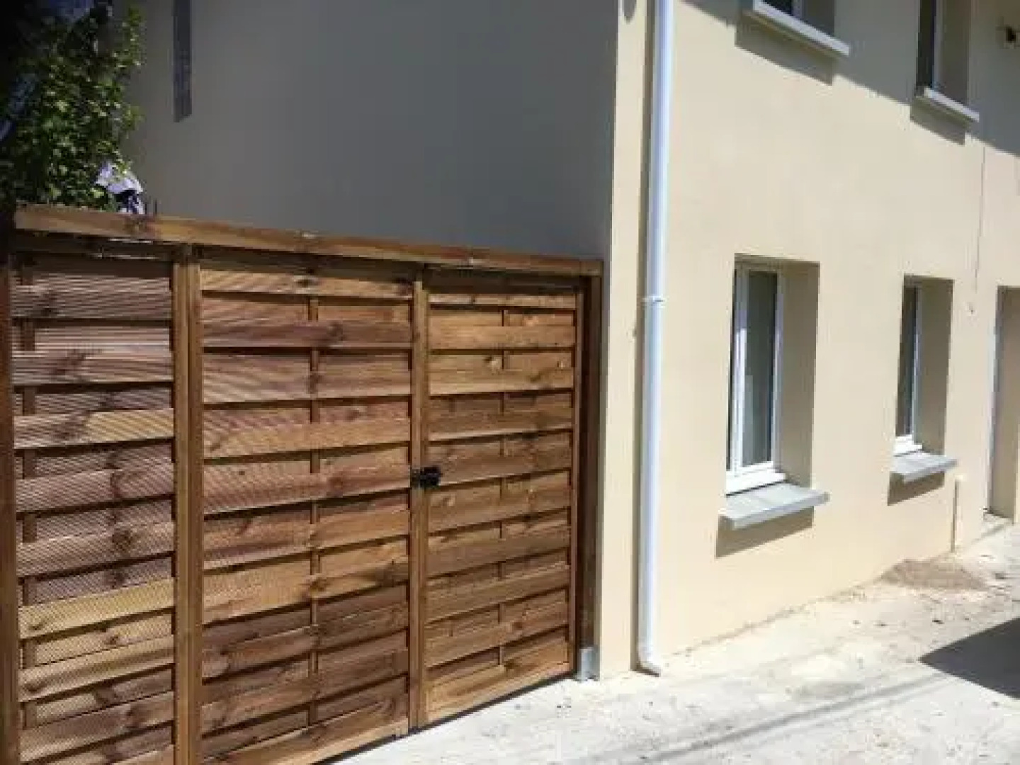 Maison neuve au pied des vignes