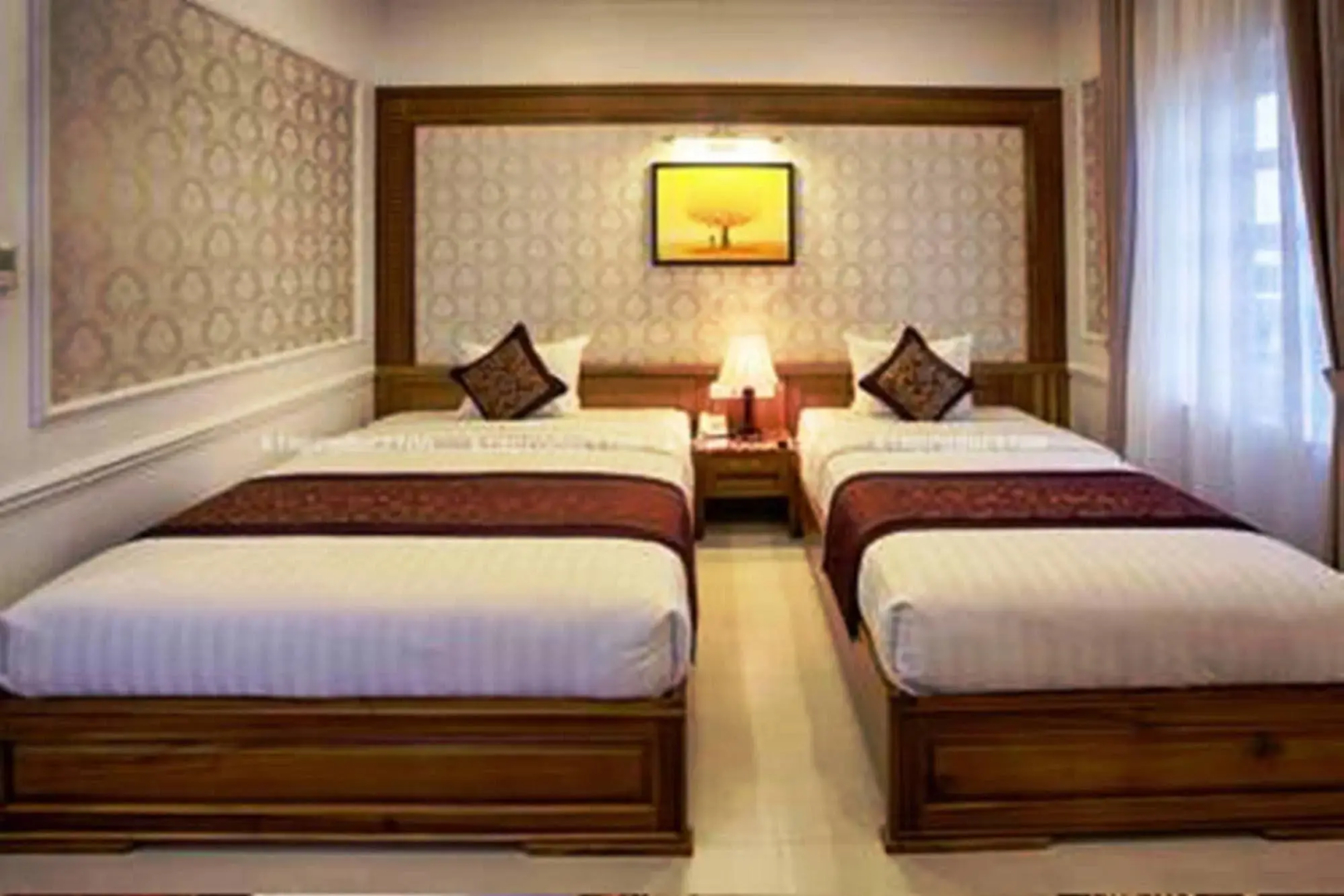 Riverside Hotel