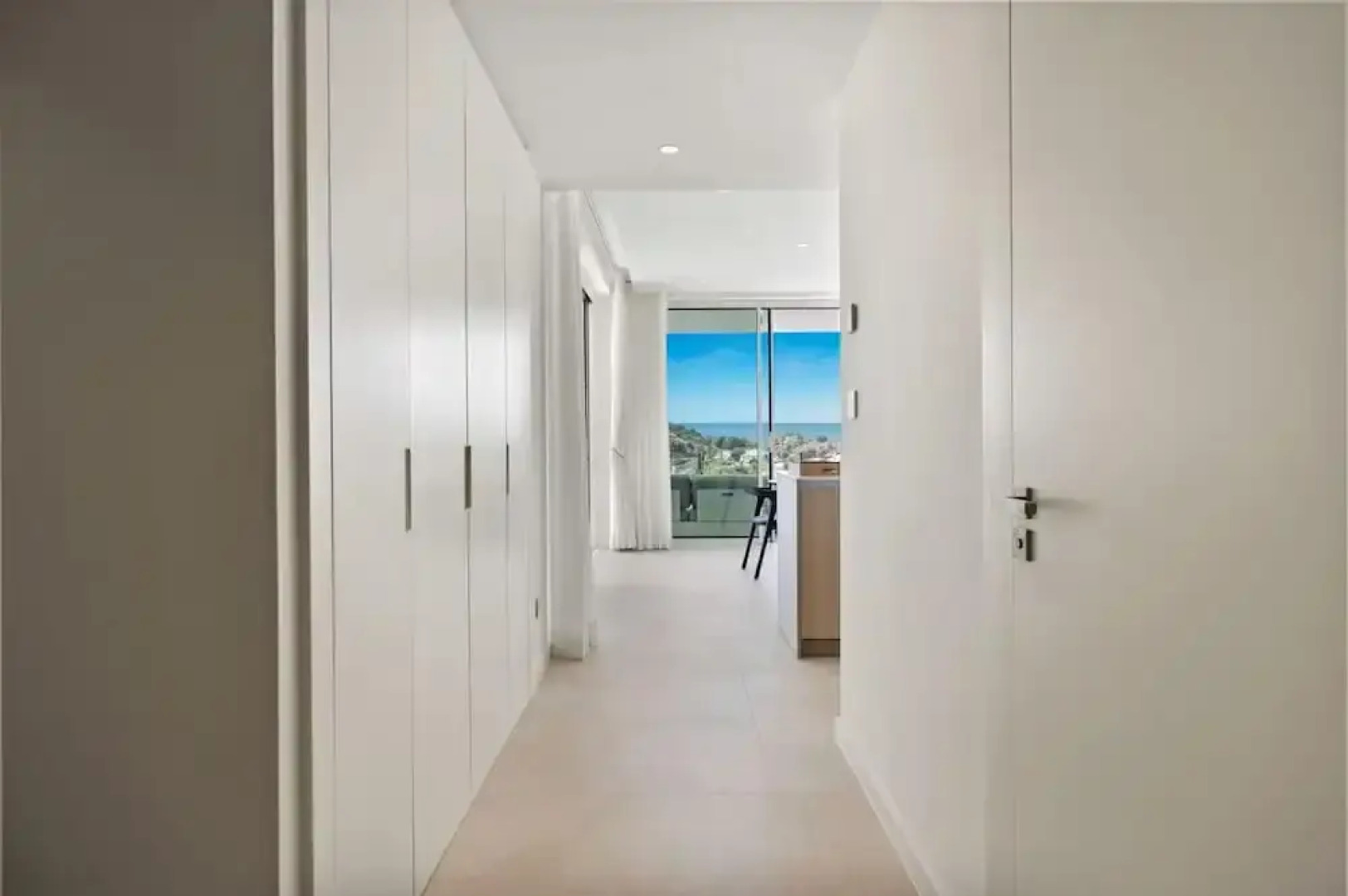 Hillside Flat With Pool in Palo Alto - Ref M49