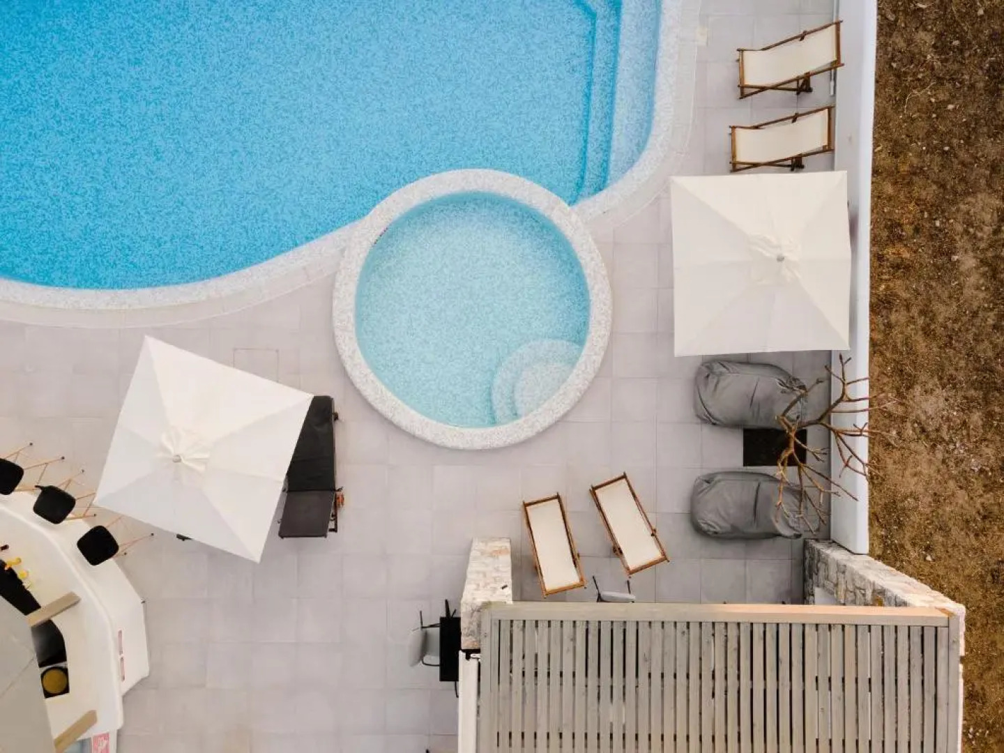 Melidron Hotel & Suites