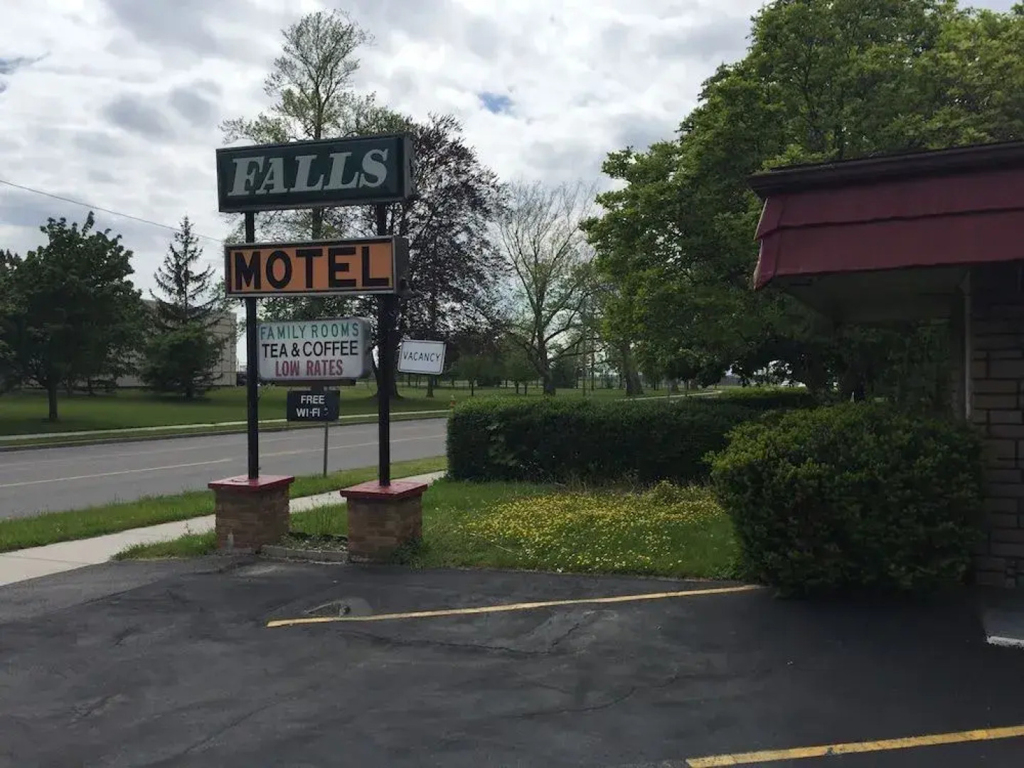 Falls Motel