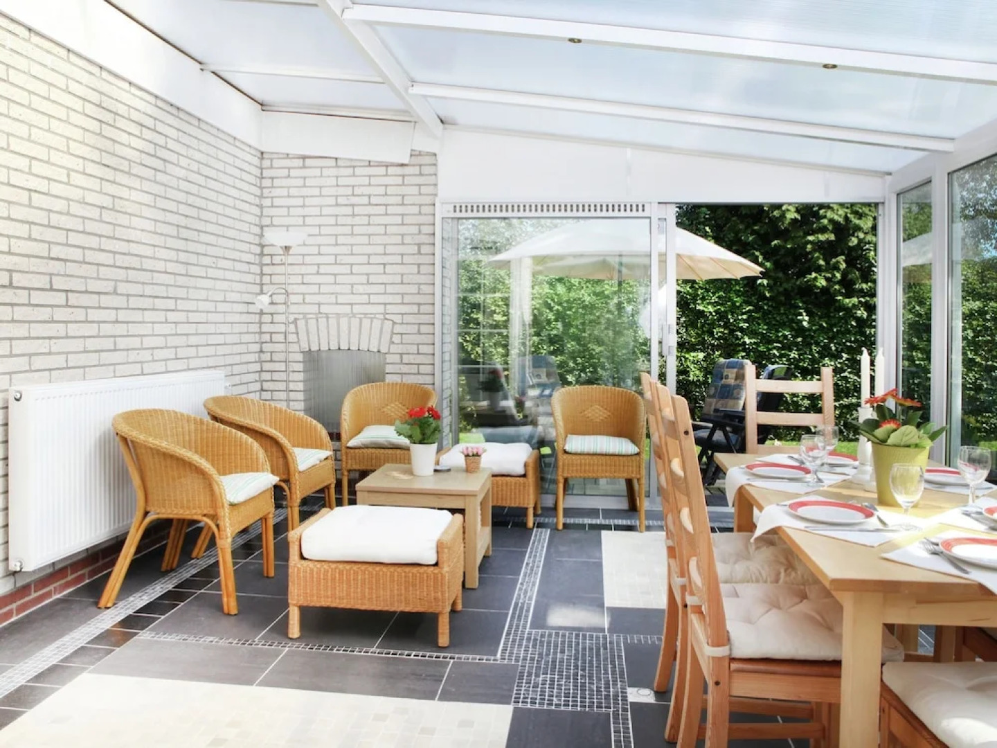 Comfortably Furnished Bungalow on Lake Veere