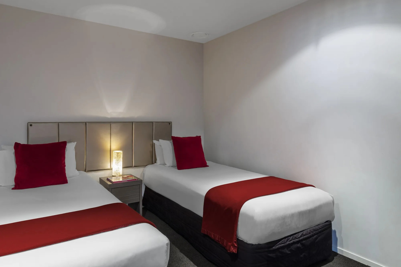 Celestion Waldorf Apartments Hotel