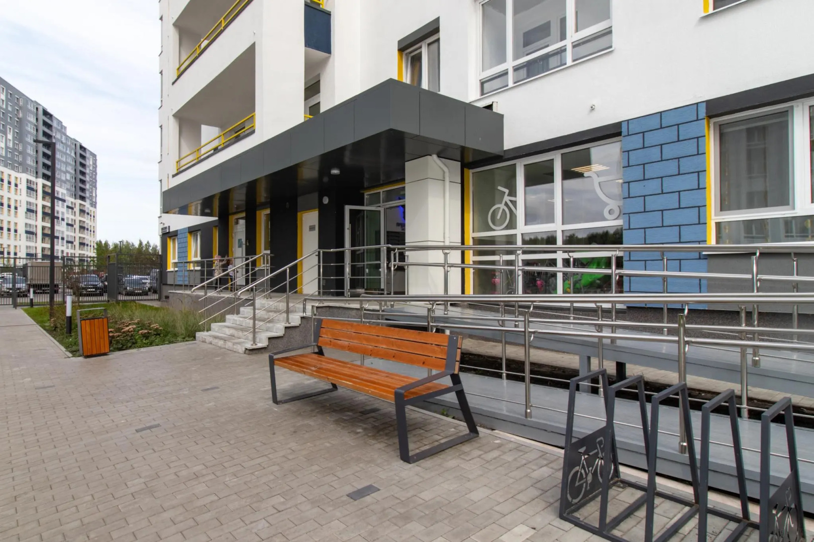 Апартаменты на улице Сергея Джанбровского 9