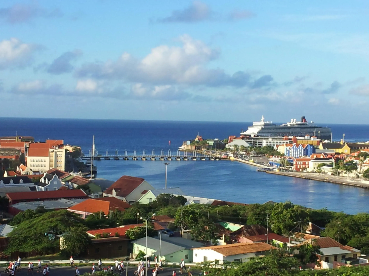 Sea Horizon Apartments (across from Mambo Beach)