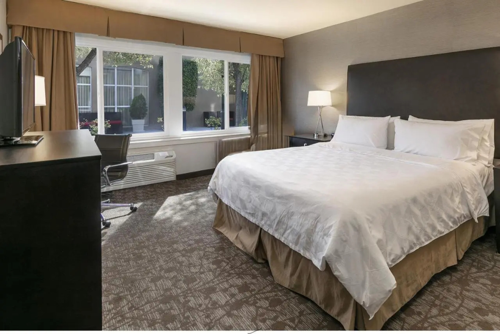 Clarion Near Fairplex