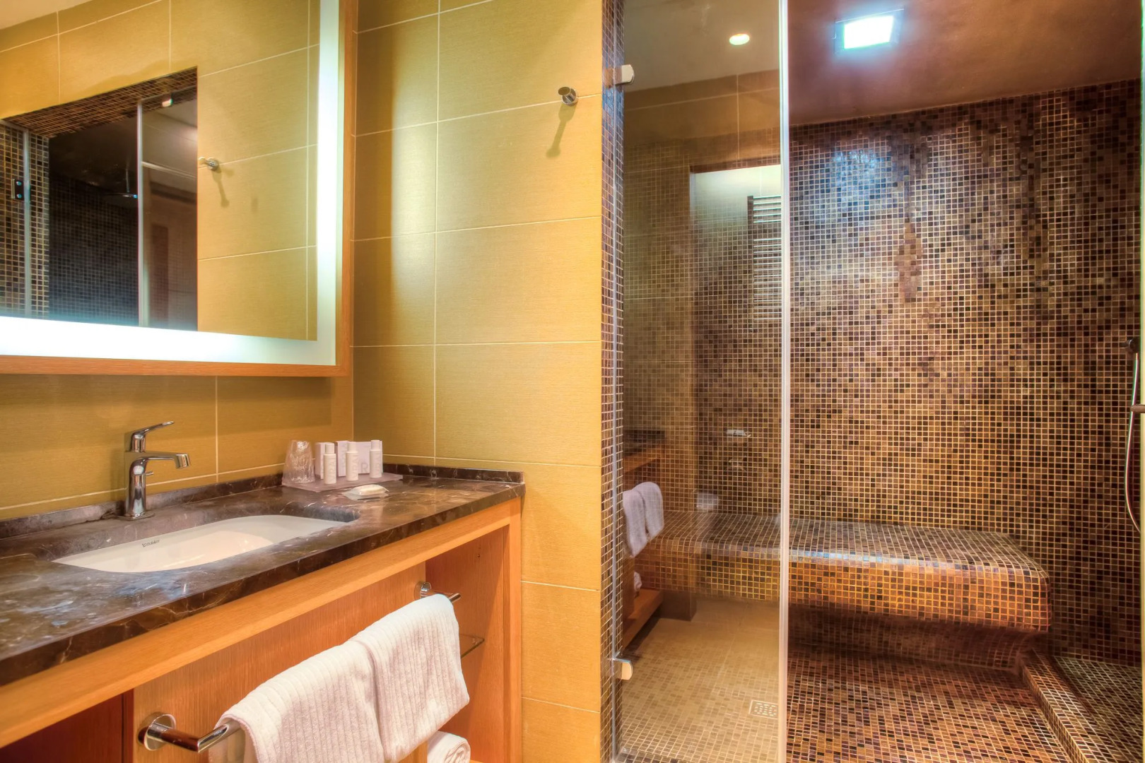 MarinaPlace Resort & Spa