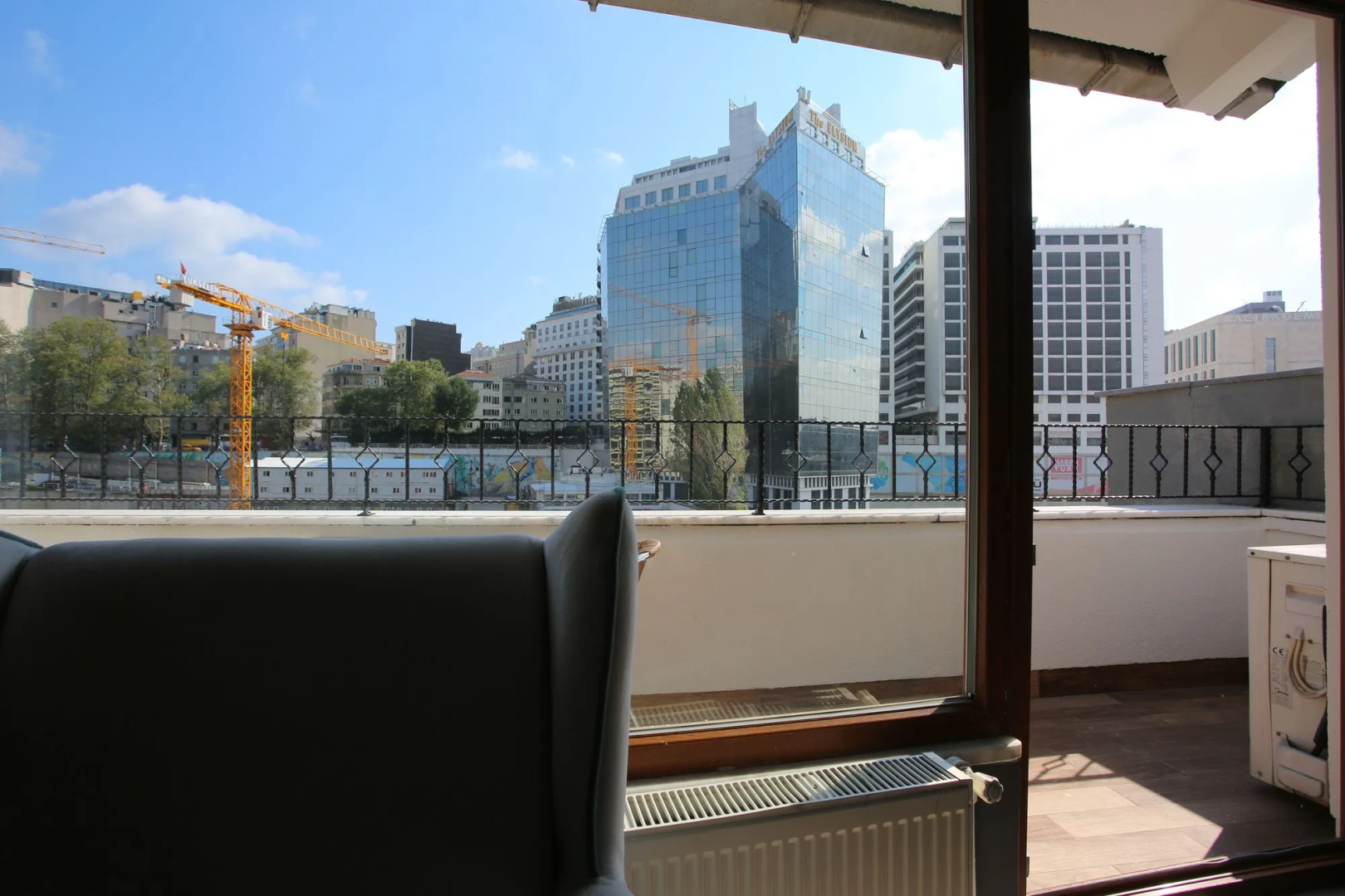 Artist Rooms Suites