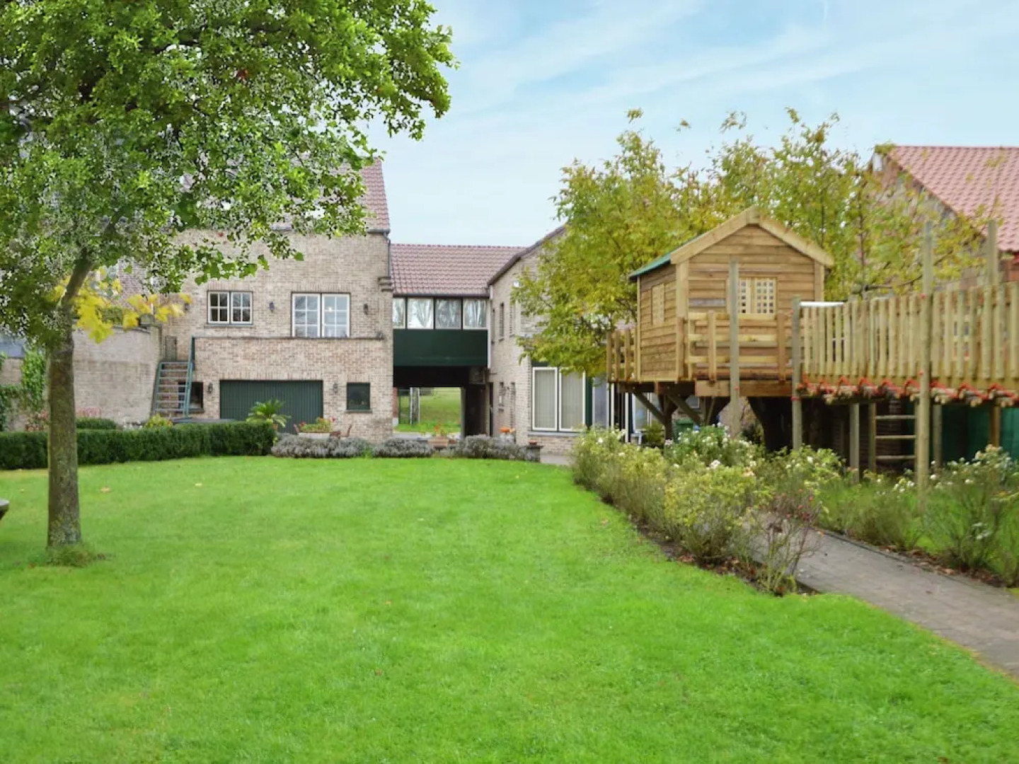 Spacious Holiday Home in Gingelom with Garden