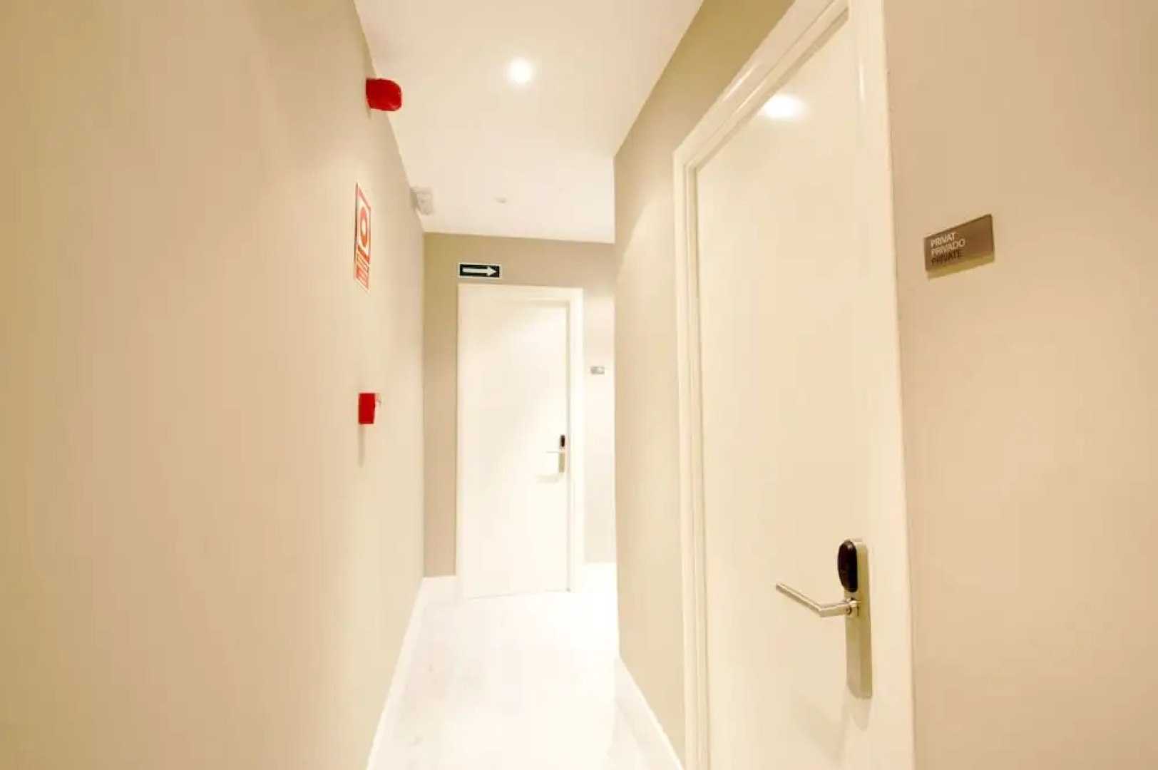 Hostal Express by gaiarooms