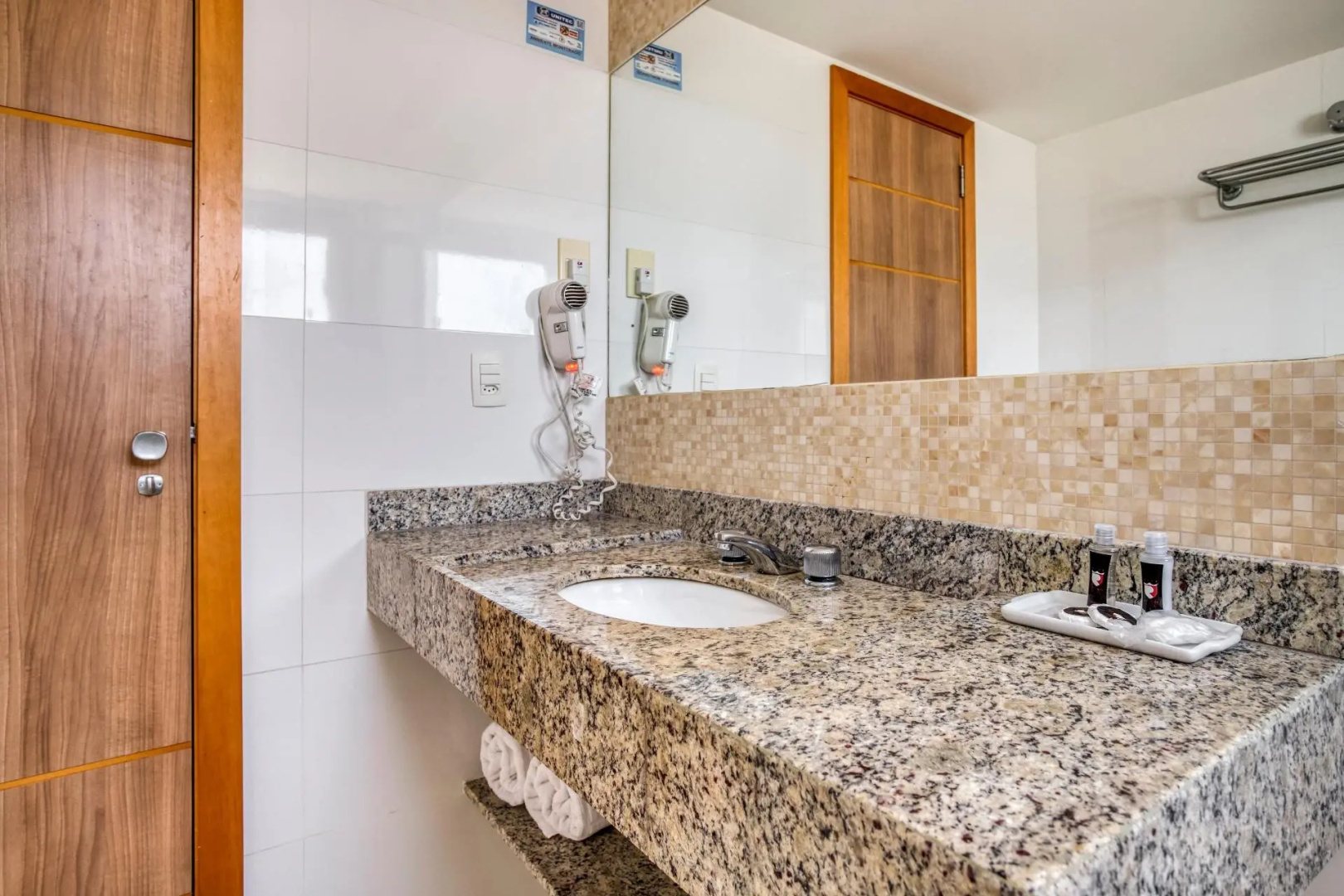Royalty Barra Hotel