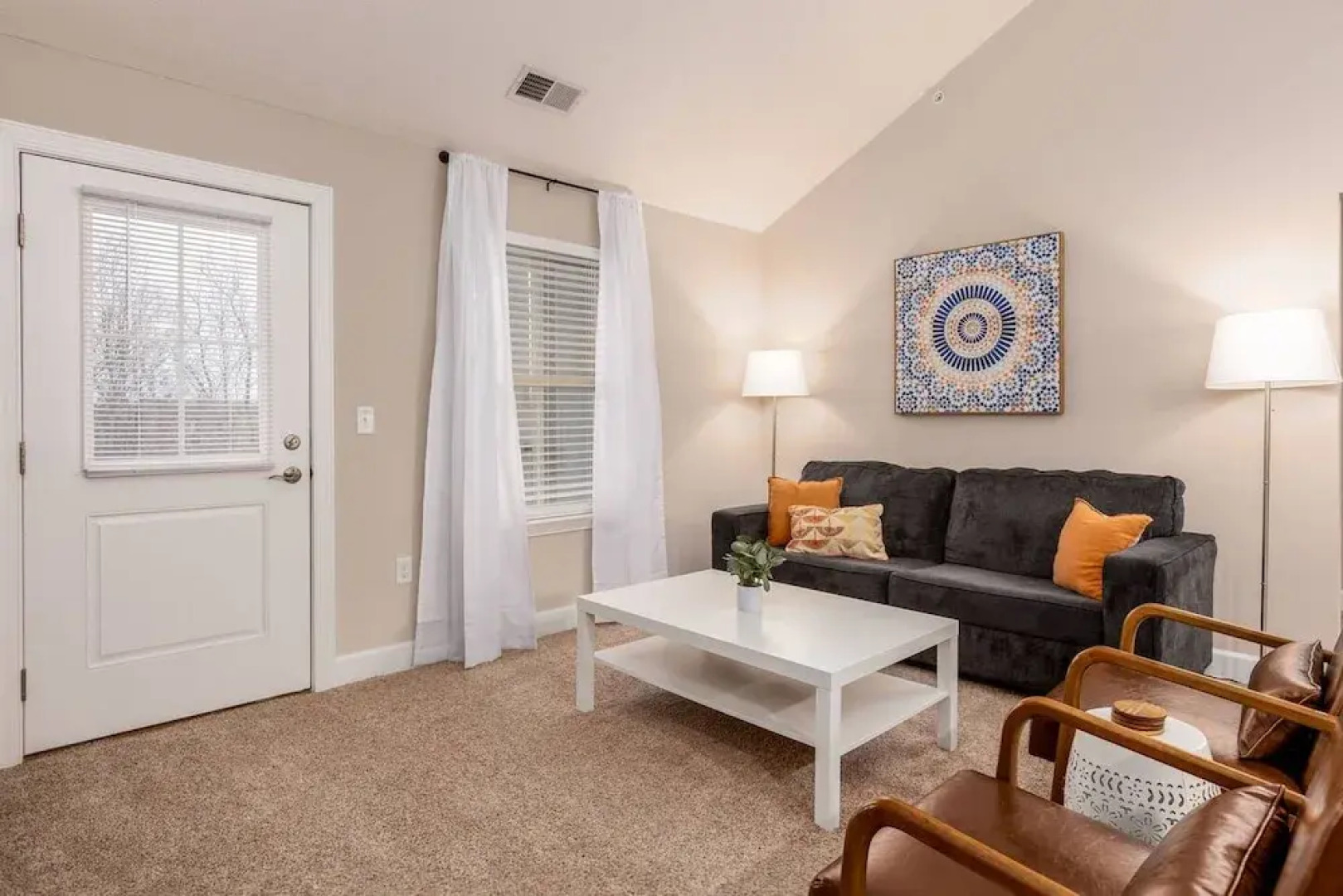 Woodland Penthouse 2BR W D Pool Gym Walkable