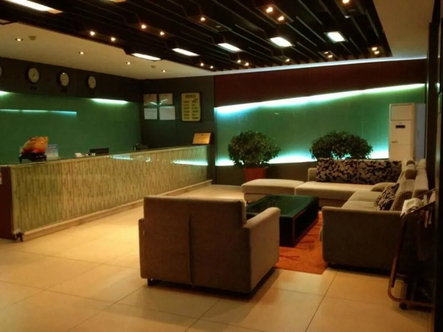 Xinyang Tianyi Express Hotel