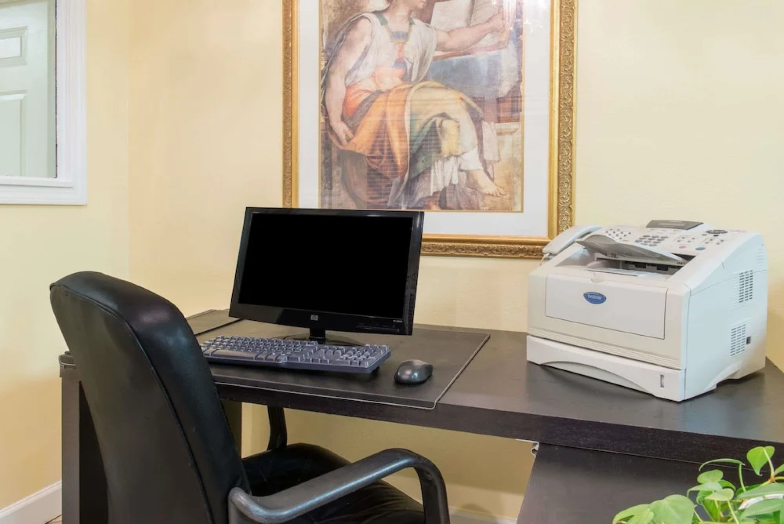 Days Inn & Suites By Wyndham Dayton North