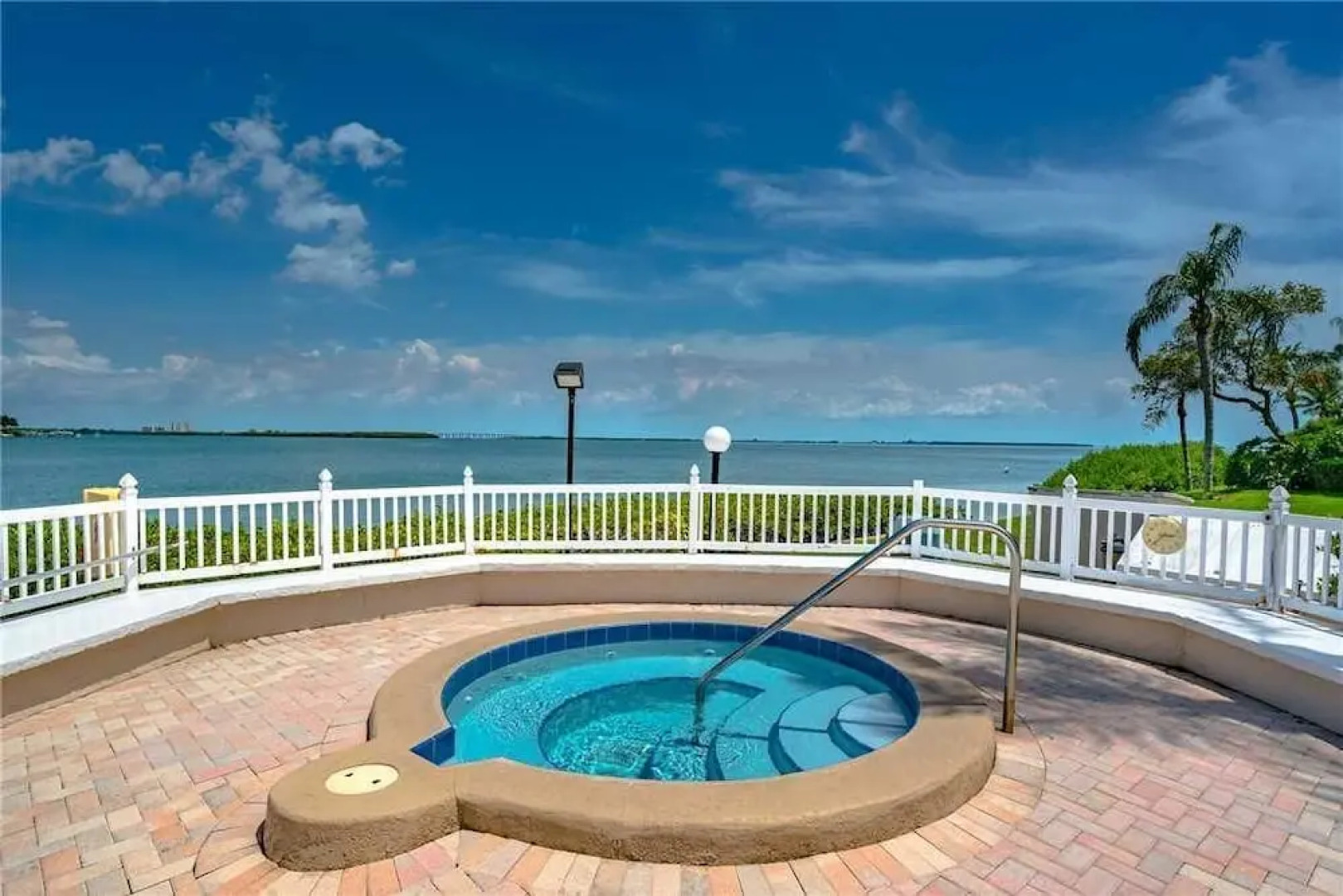 Palma Del Mar D601 - One Bedroom Condo