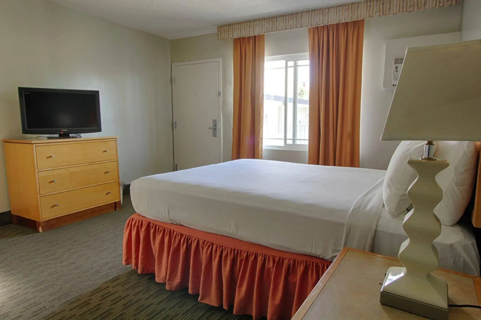 The Sojourn Los Angeles - Sherman Oaks