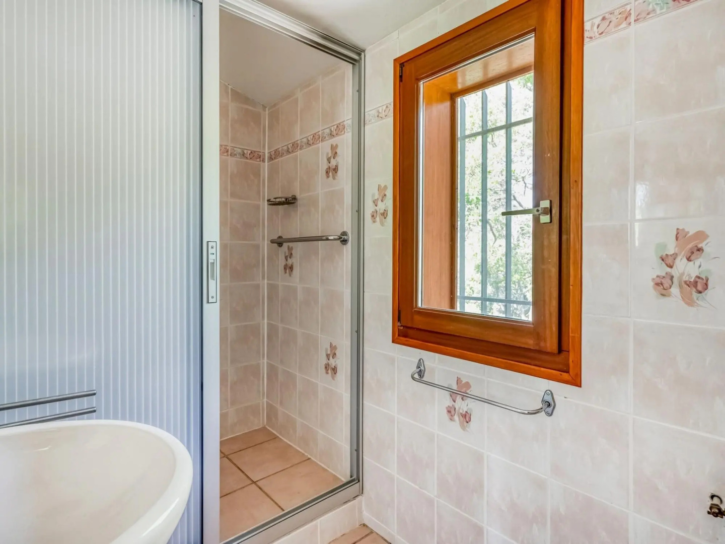 Delightful villa in Prades-sur-Vernazobre with Private Pool