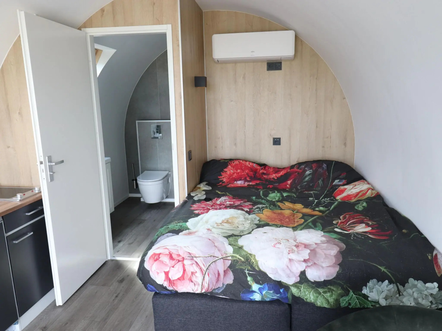 Unique Nature Lodge With Unobstructed View