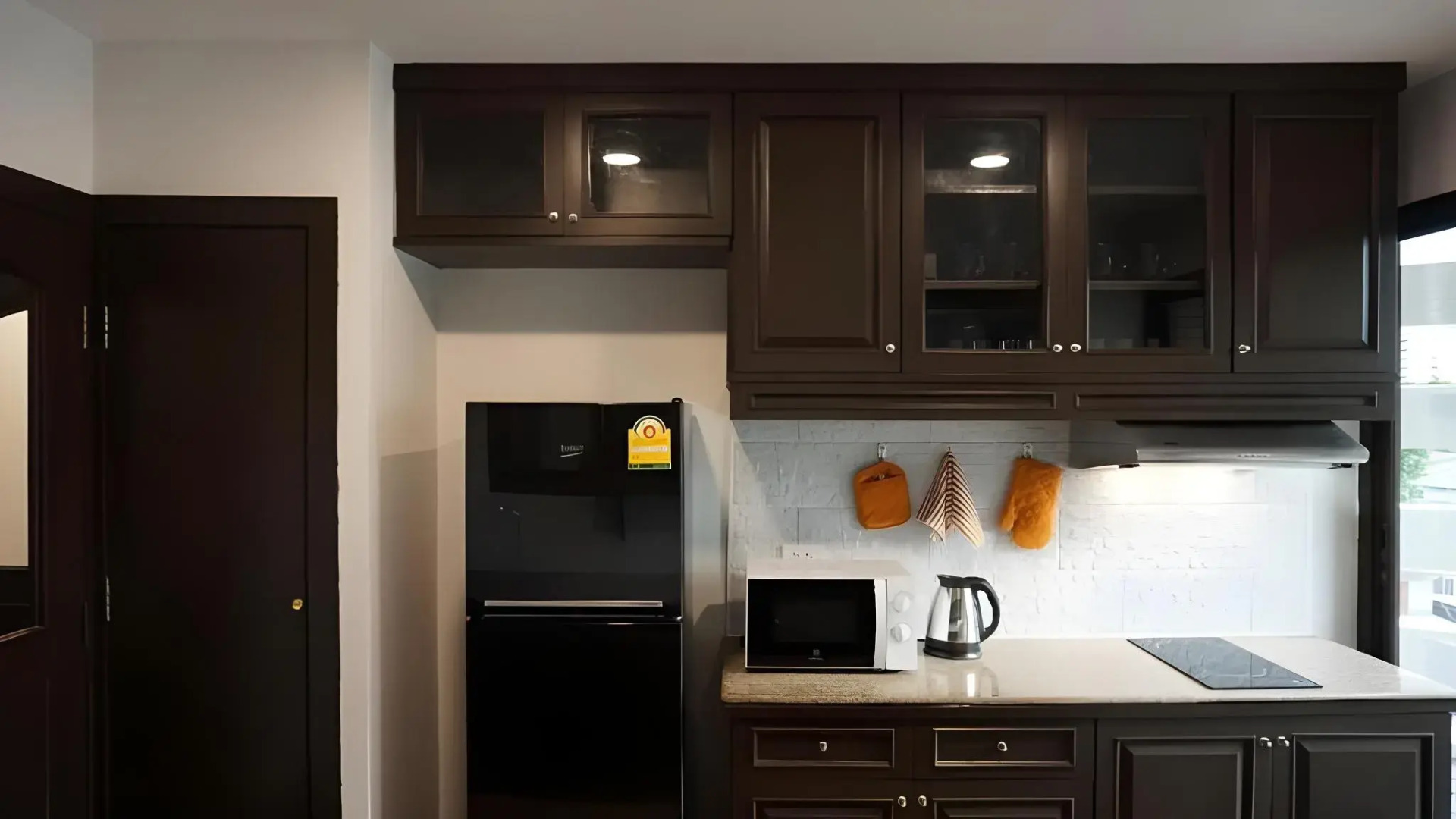 Boutique Poo-Yai Lee