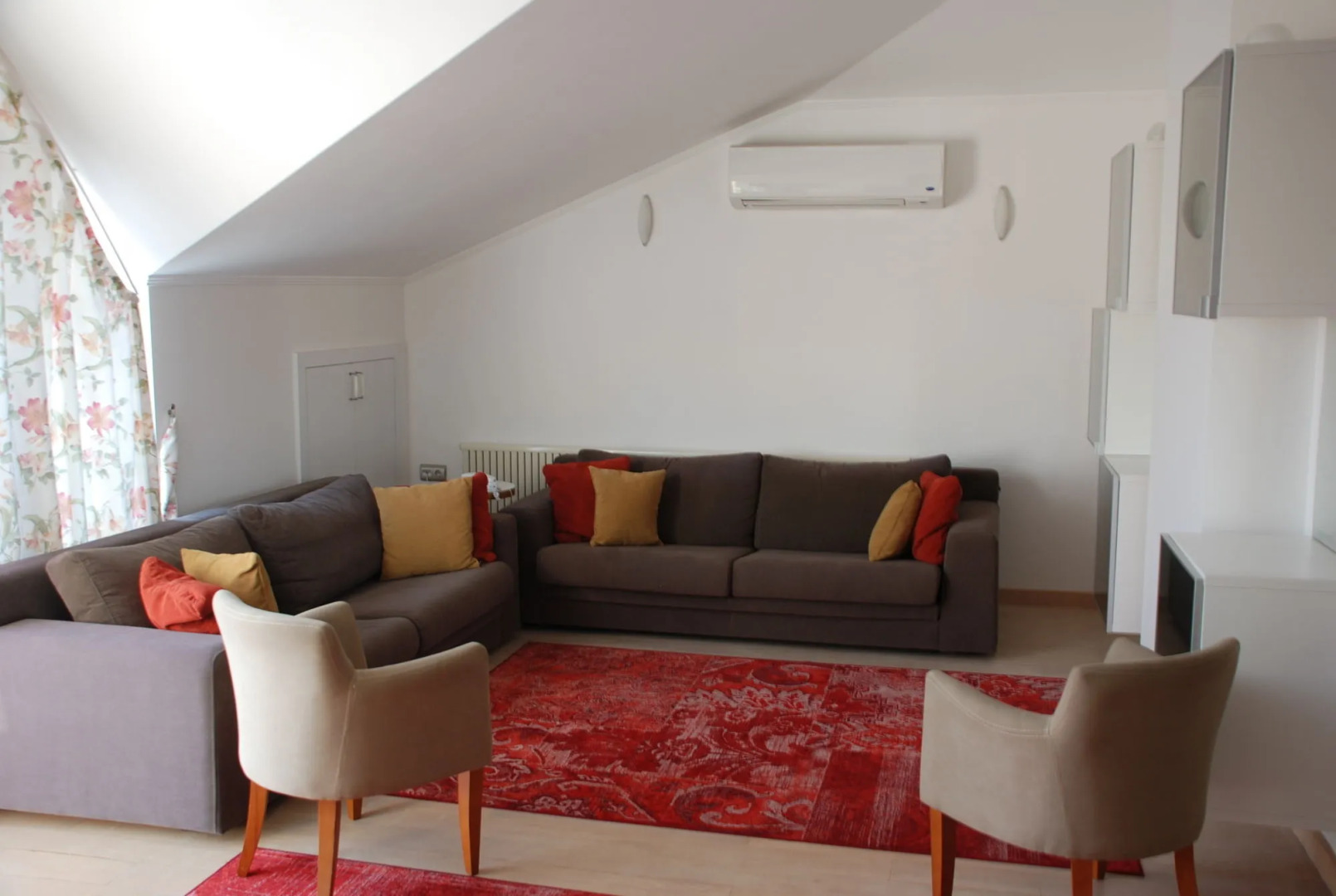 Dedeminn Marina Hotel