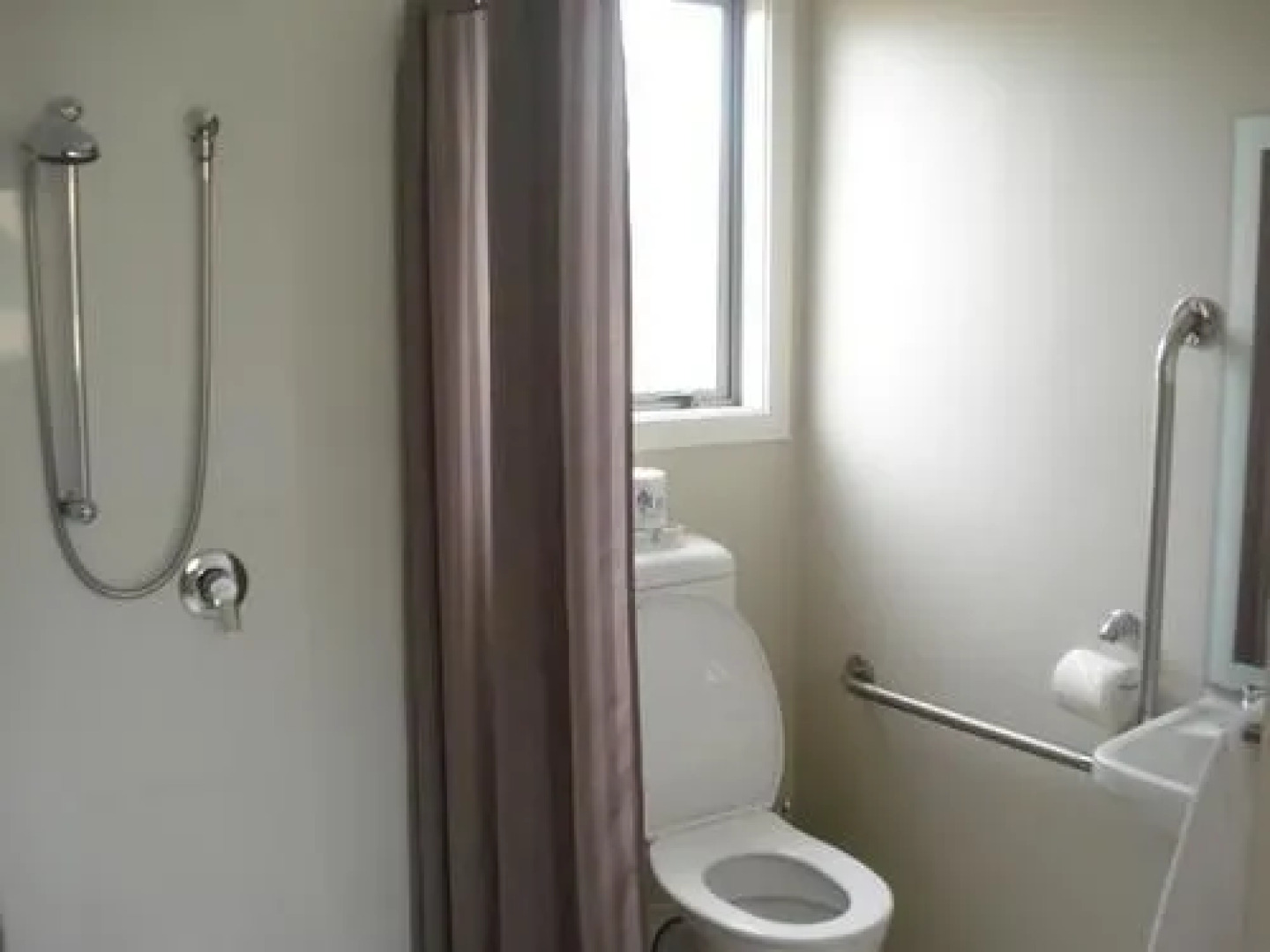 Colonial Cottage Motel