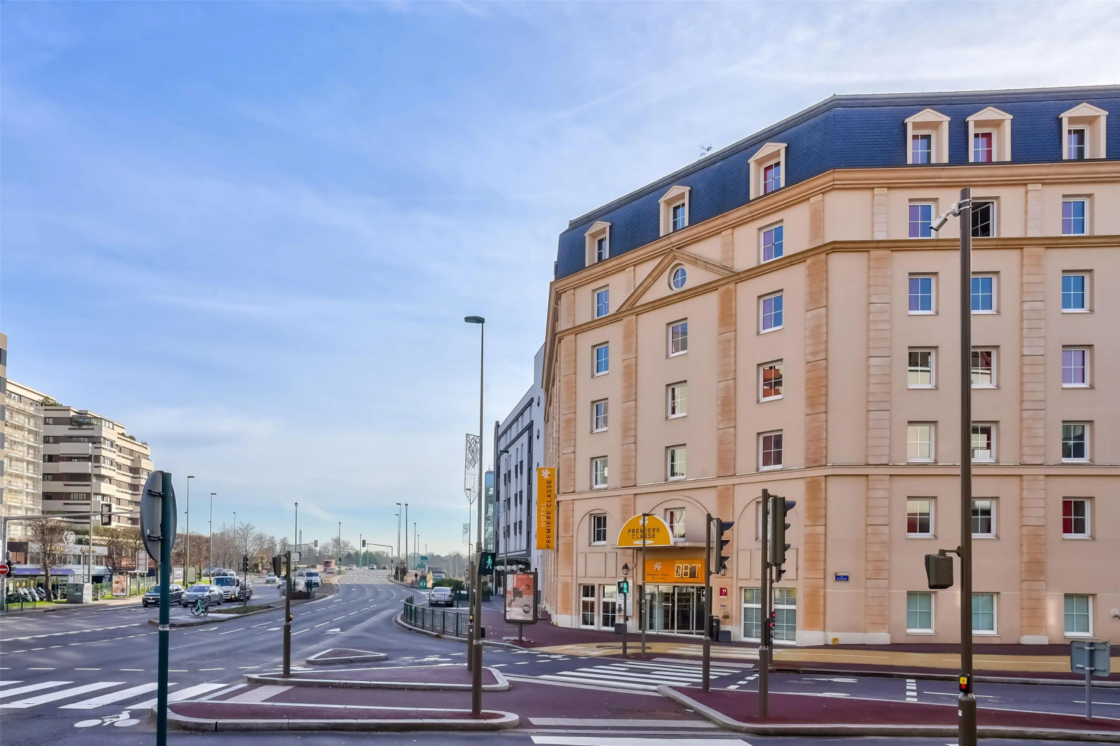 Premiere Classe Paris Ouest - Pont De Suresnes