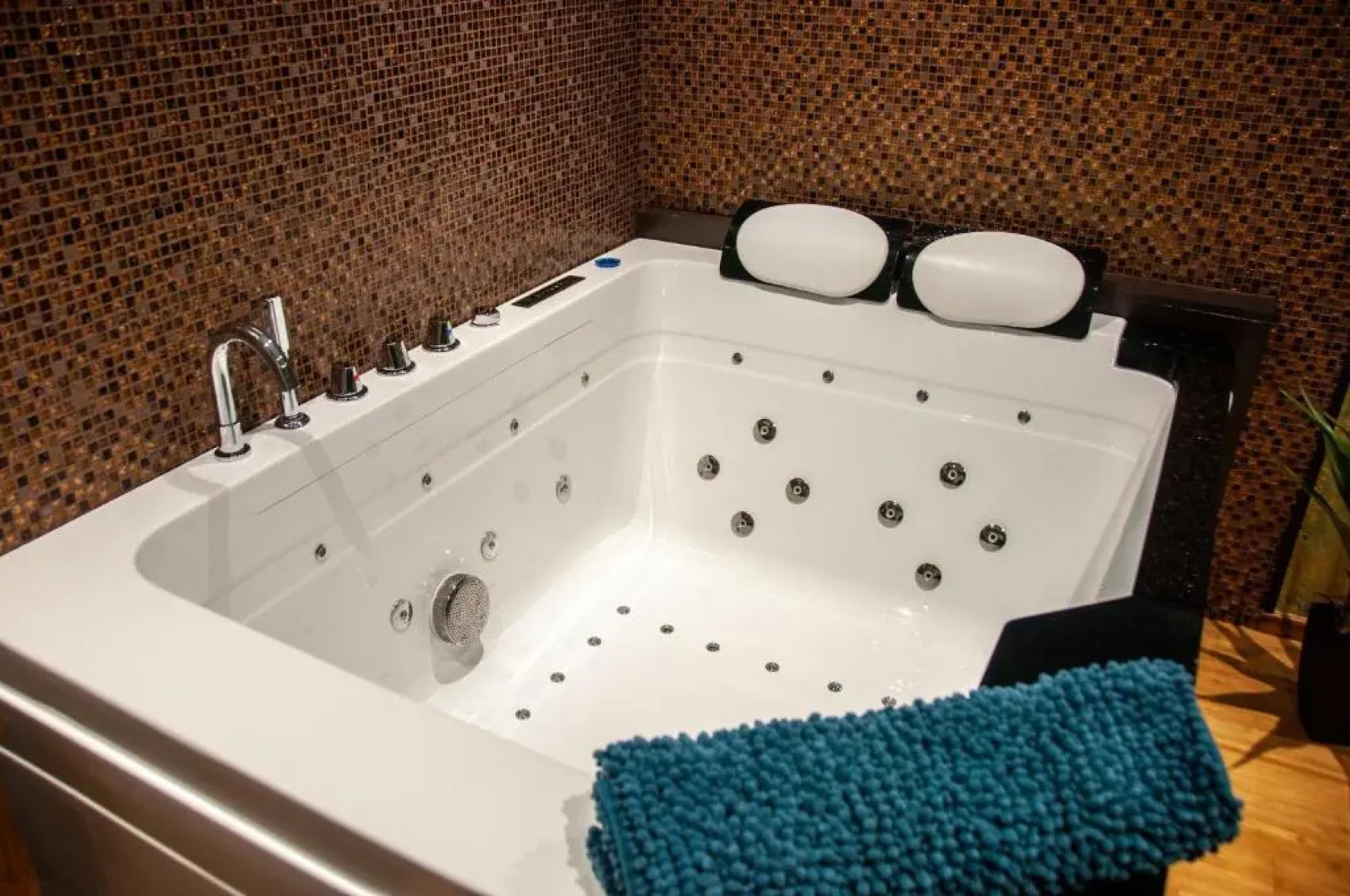 VIP Room 209 (Adults Only)