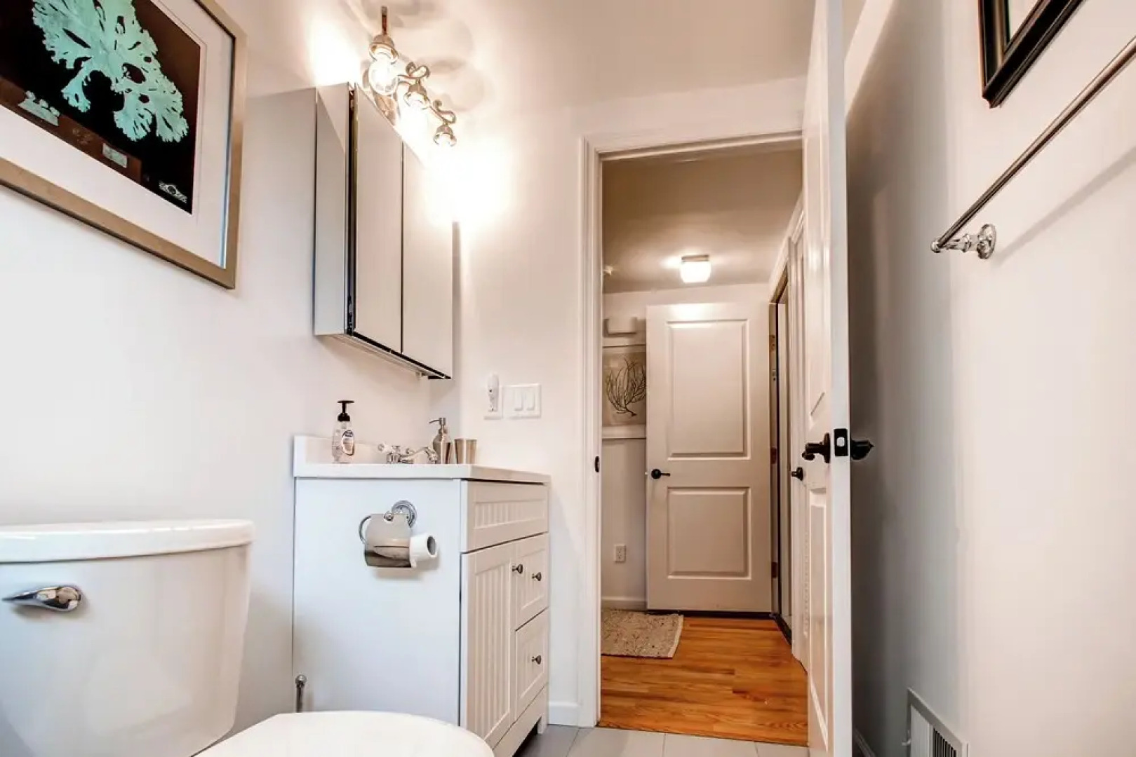 Recently Renovated LBI Apt w/ Deck on Beach Block!