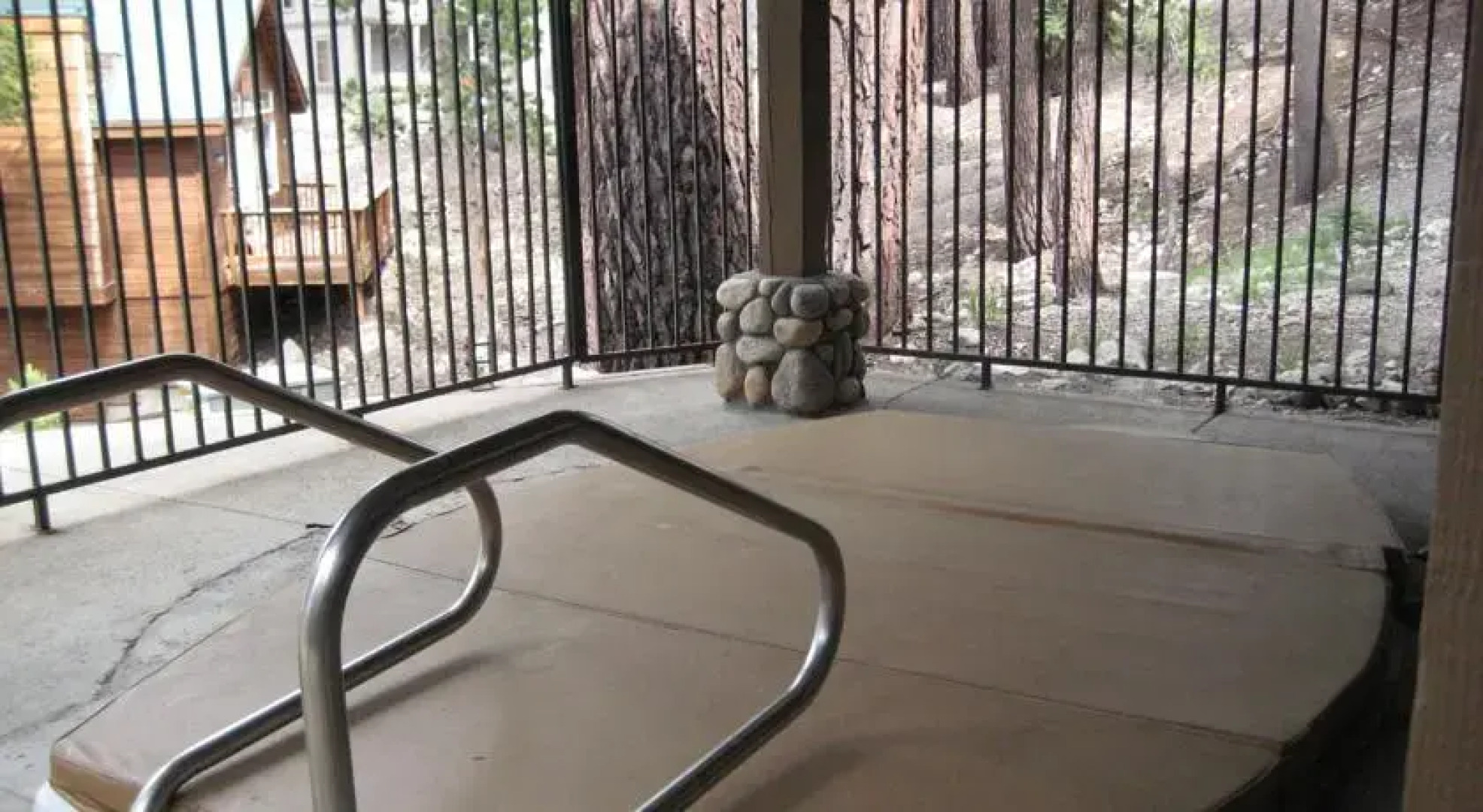 Western Slopes Villas by Mammoth Reservation Bureau