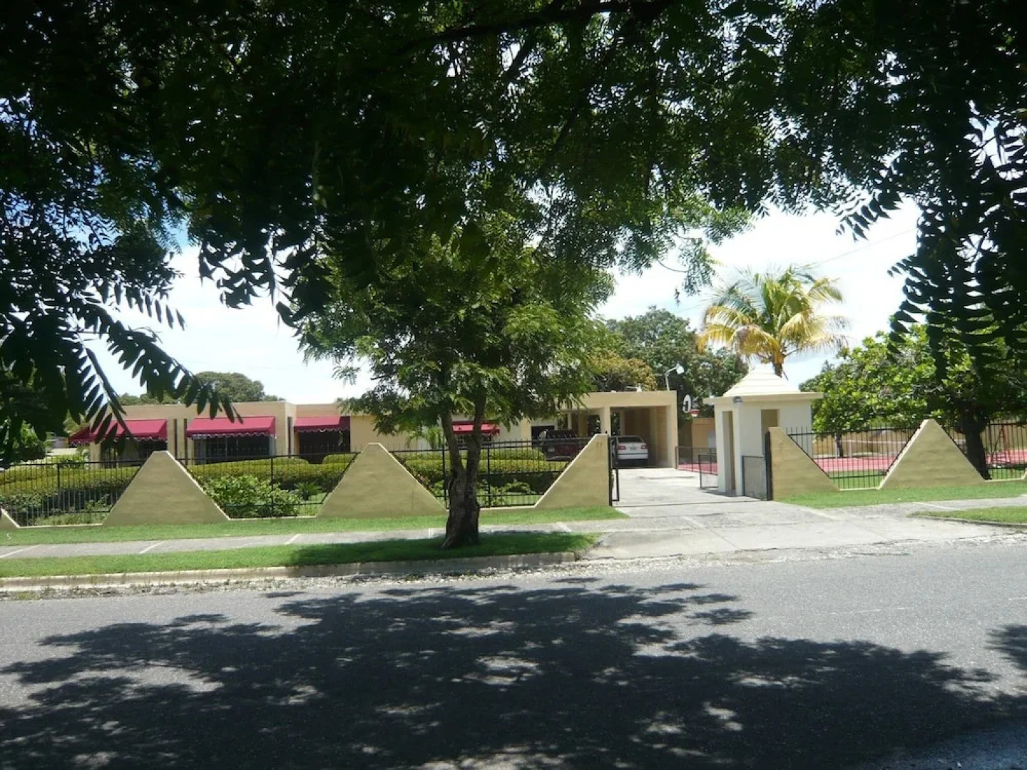 Bungalow In Tropical Garden With 2 Pools & Tennis