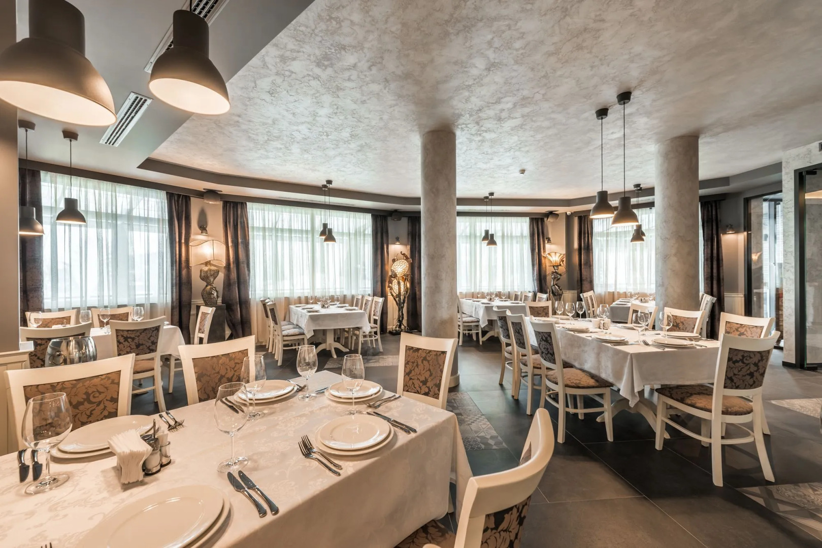 All Seasons Residence Hotel